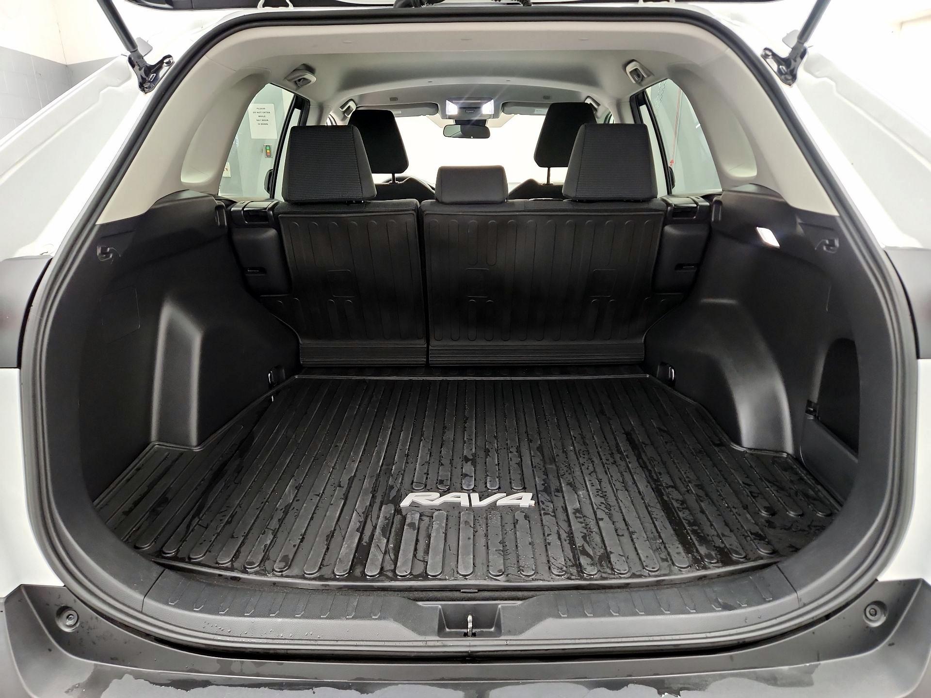 Thumbnail: 2024 Toyota RAV4 - 20