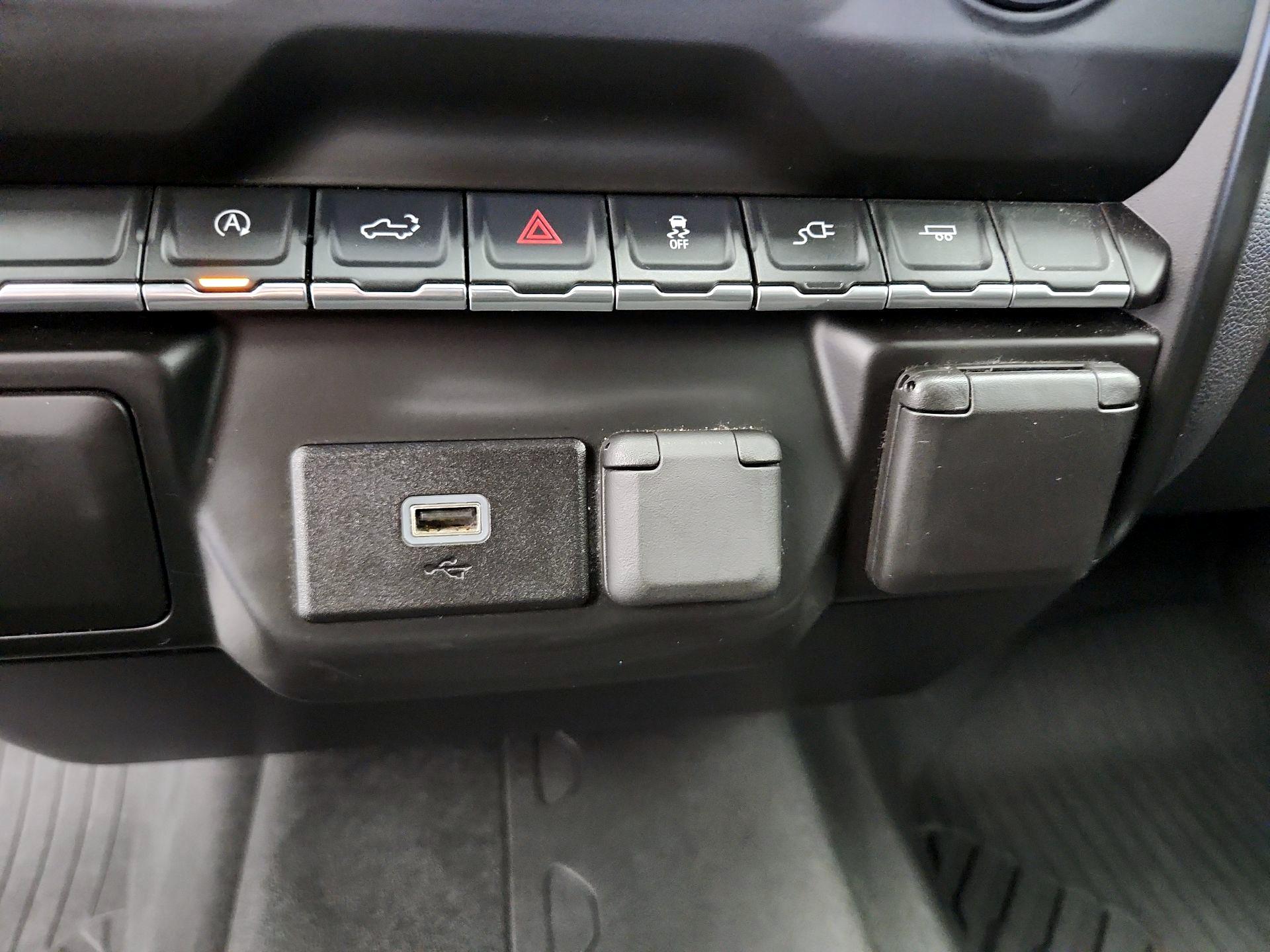 Thumbnail: 2020 Chevrolet Silverado 1500 - 18