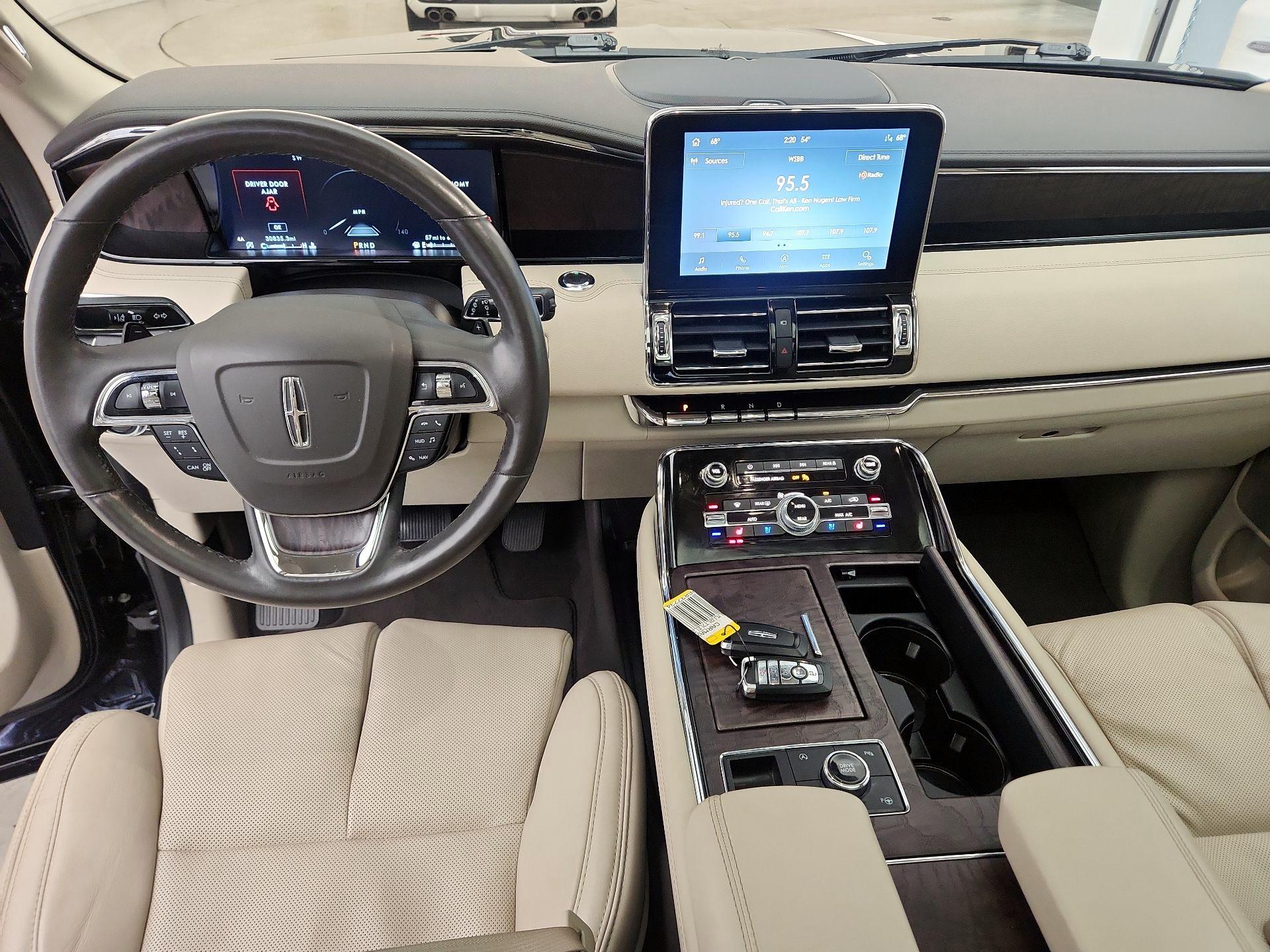 Thumbnail: 2020 Lincoln Navigator - 9