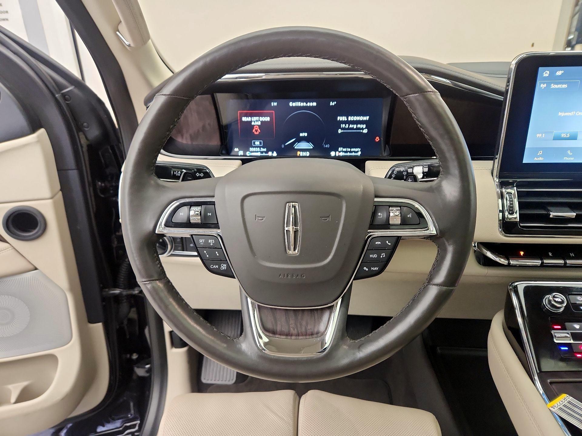 Thumbnail: 2020 Lincoln Navigator - 10