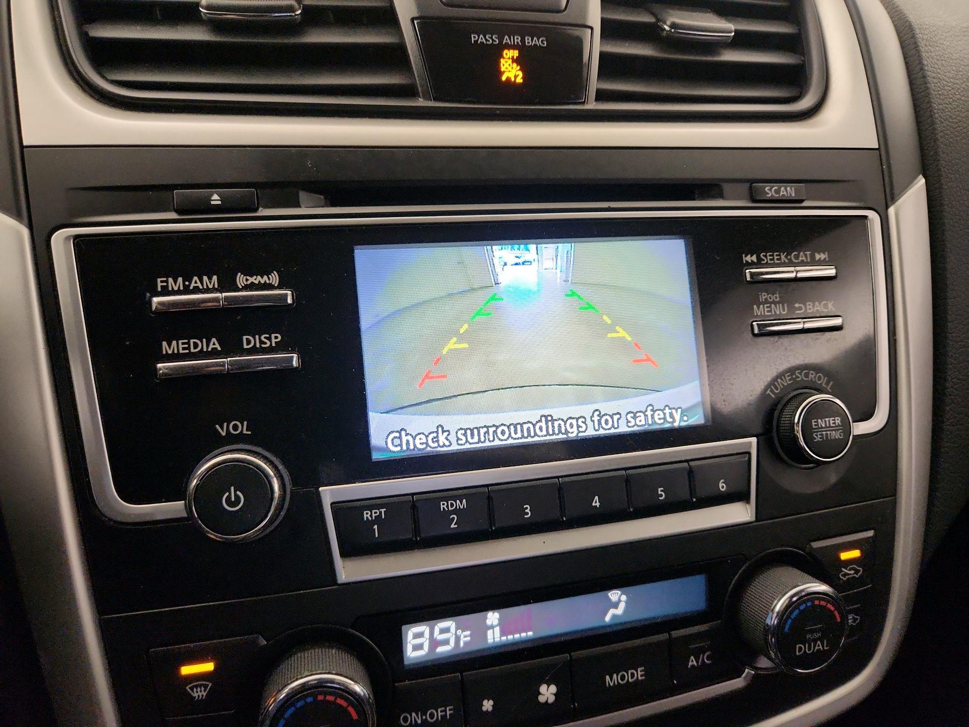 Thumbnail: 2017 Nissan Altima - 14