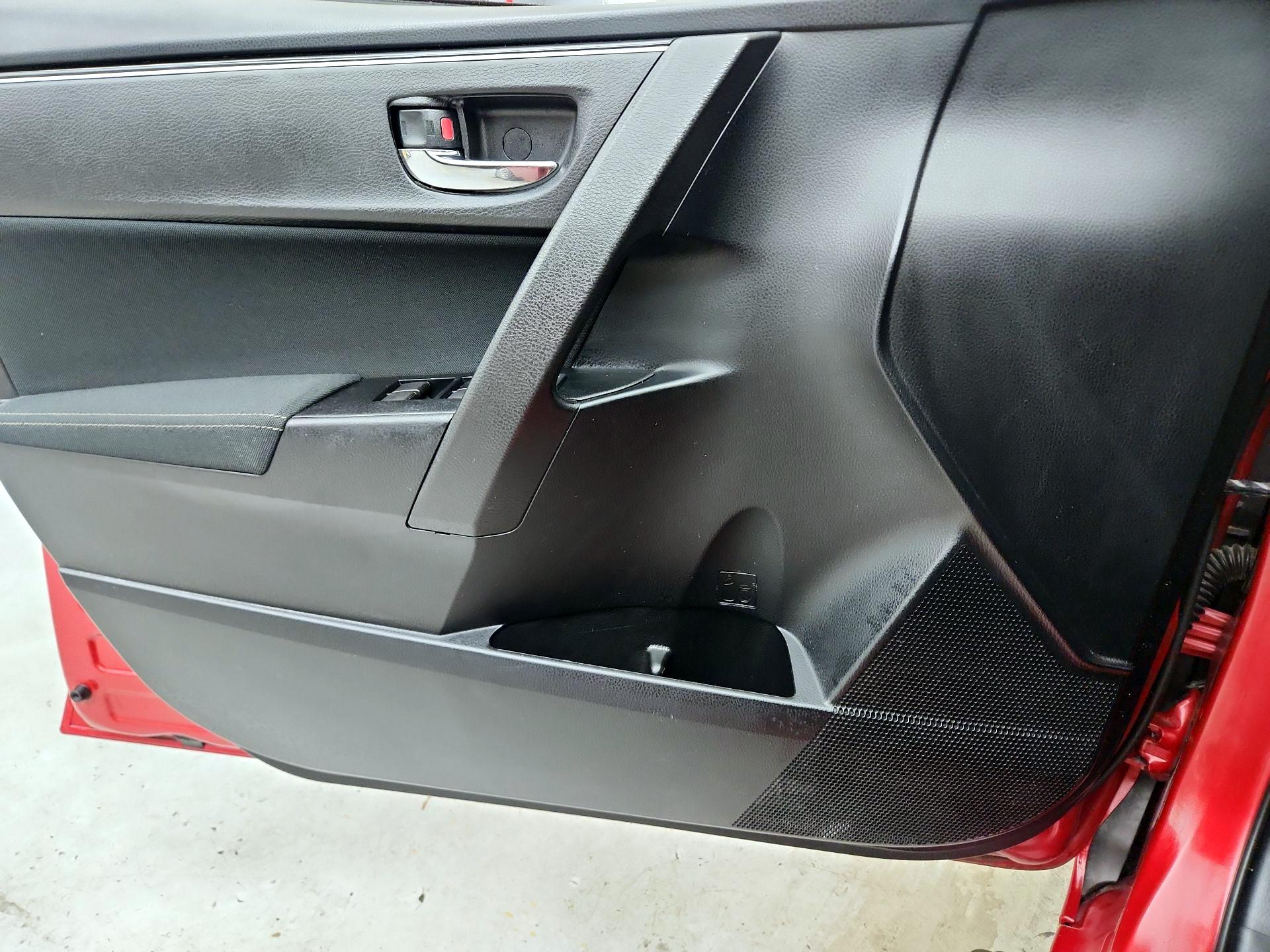 Thumbnail: 2018 Toyota Corolla - 12