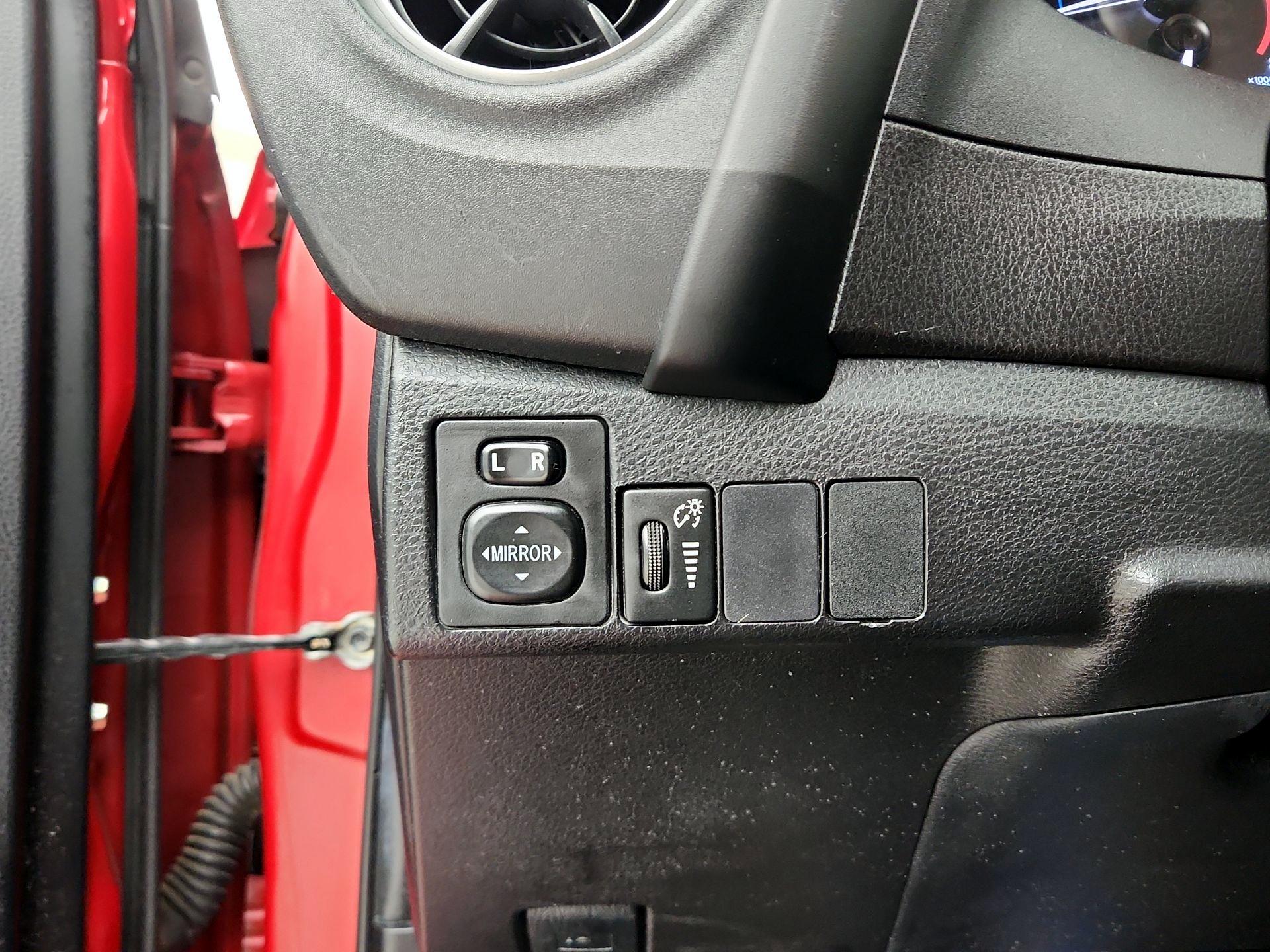 Thumbnail: 2018 Toyota Corolla - 13