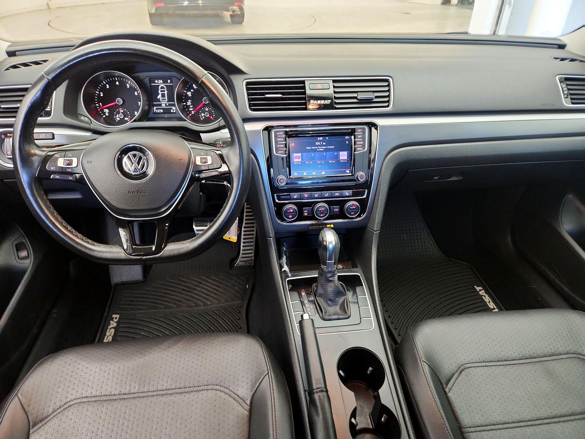 Thumbnail: 2018 Volkswagen Passat - 9