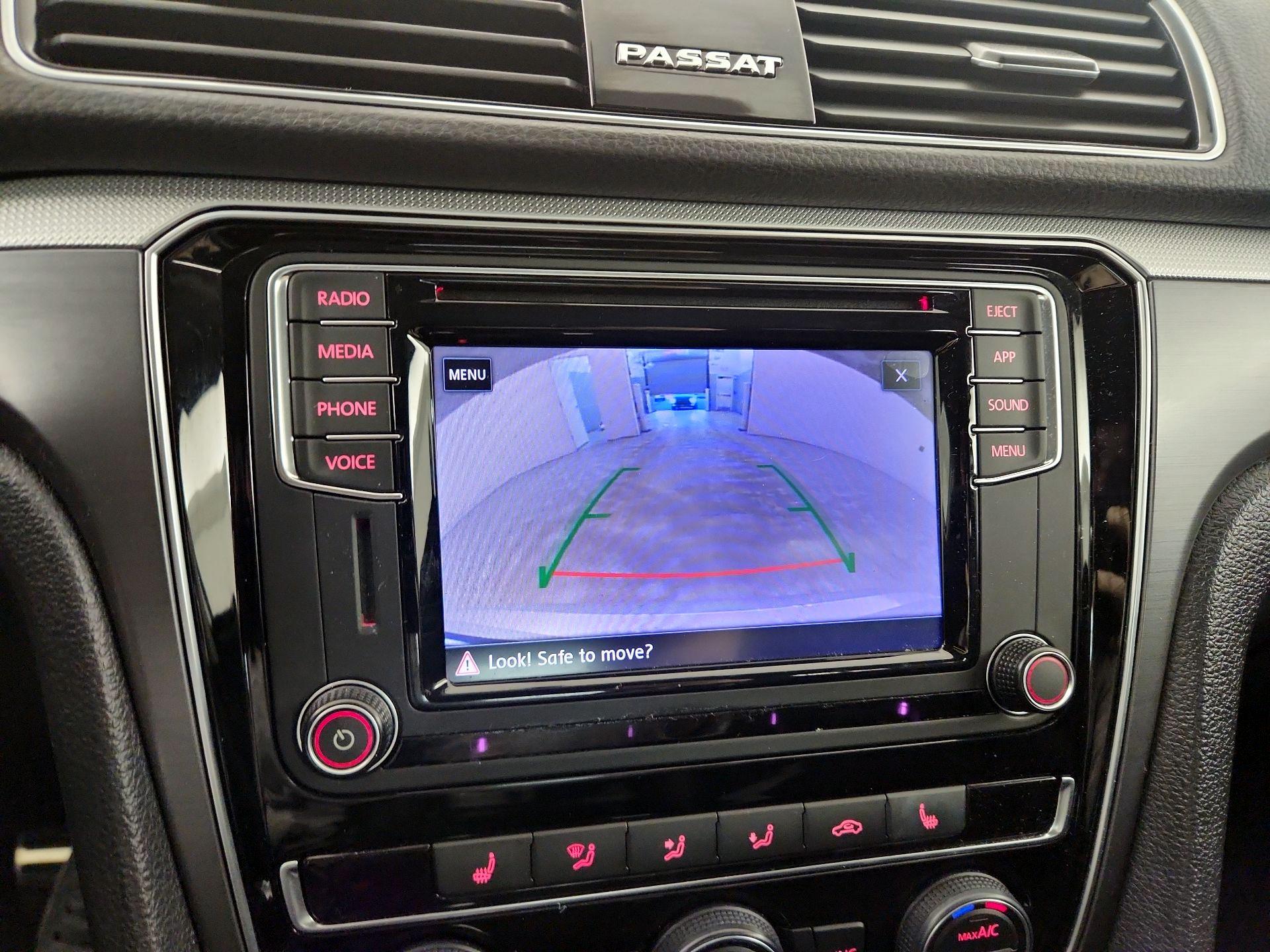 Thumbnail: 2018 Volkswagen Passat - 14