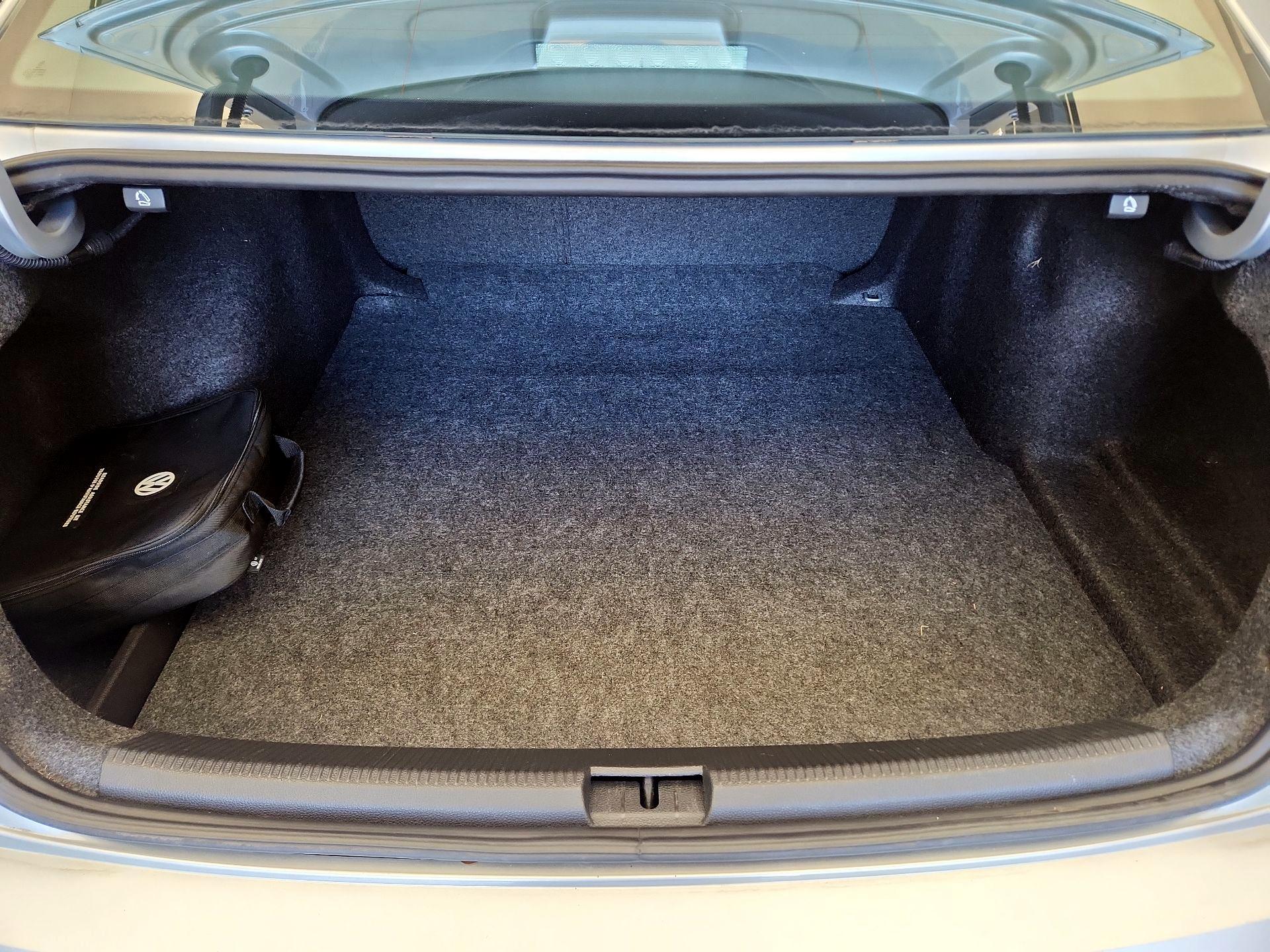 Thumbnail: 2018 Volkswagen Passat - 20