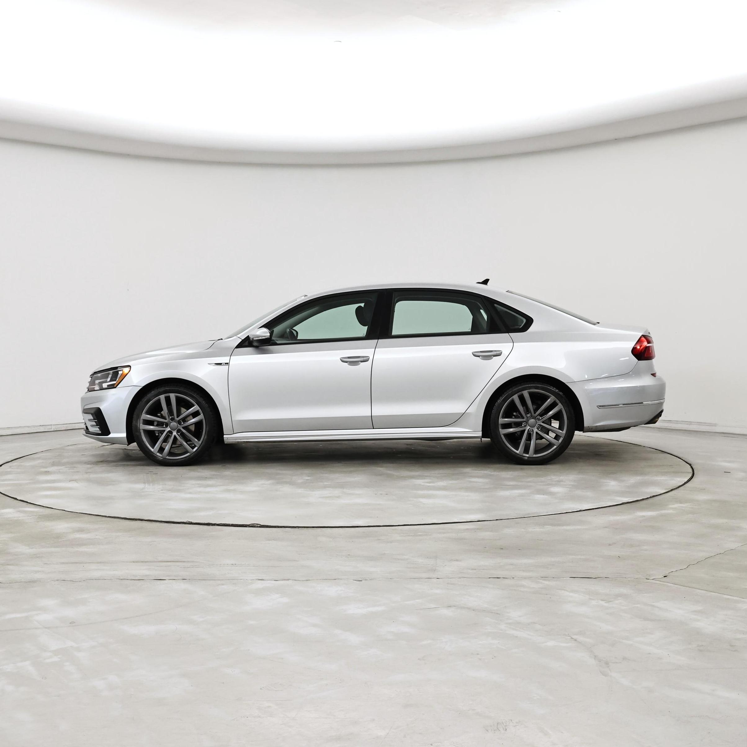 Thumbnail: 2018 Volkswagen Passat - 3