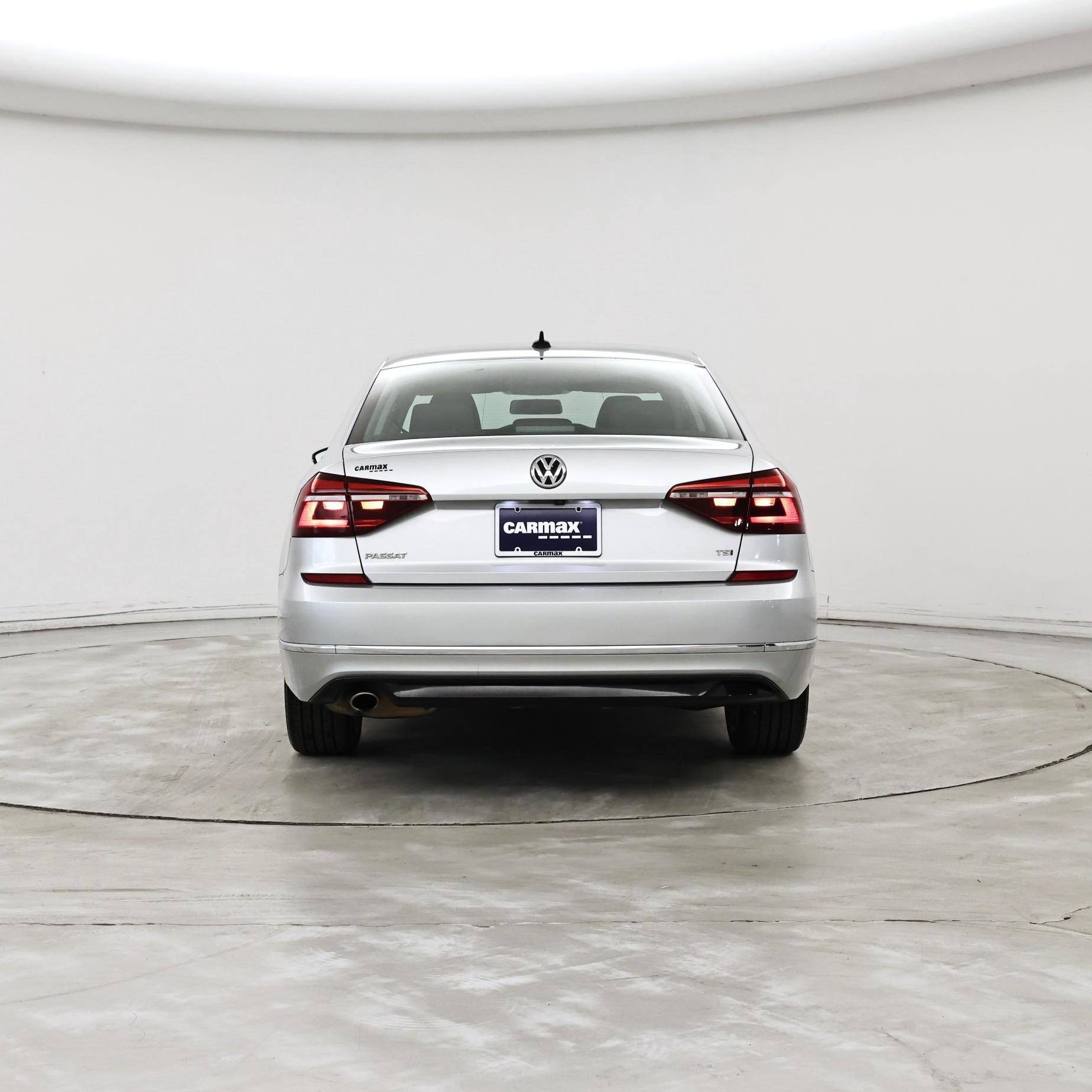 Thumbnail: 2018 Volkswagen Passat - 6