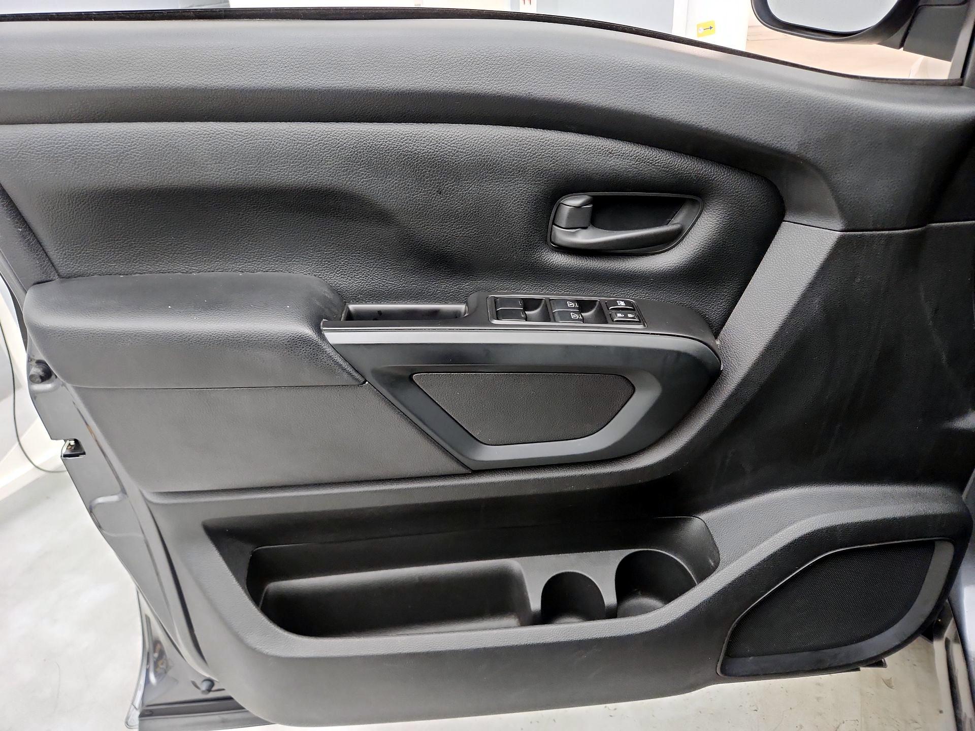 Thumbnail: 2021 Nissan Titan - 12