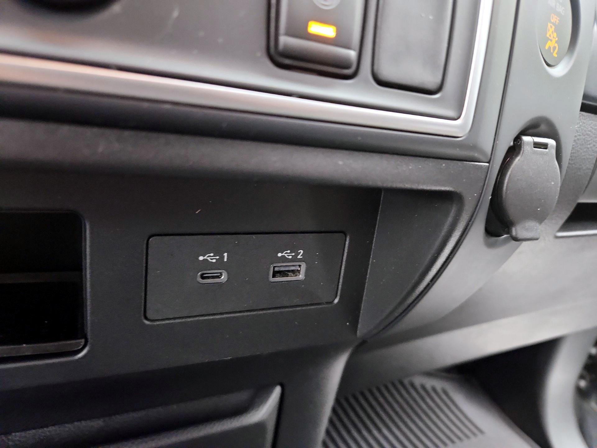 Thumbnail: 2021 Nissan Titan - 18