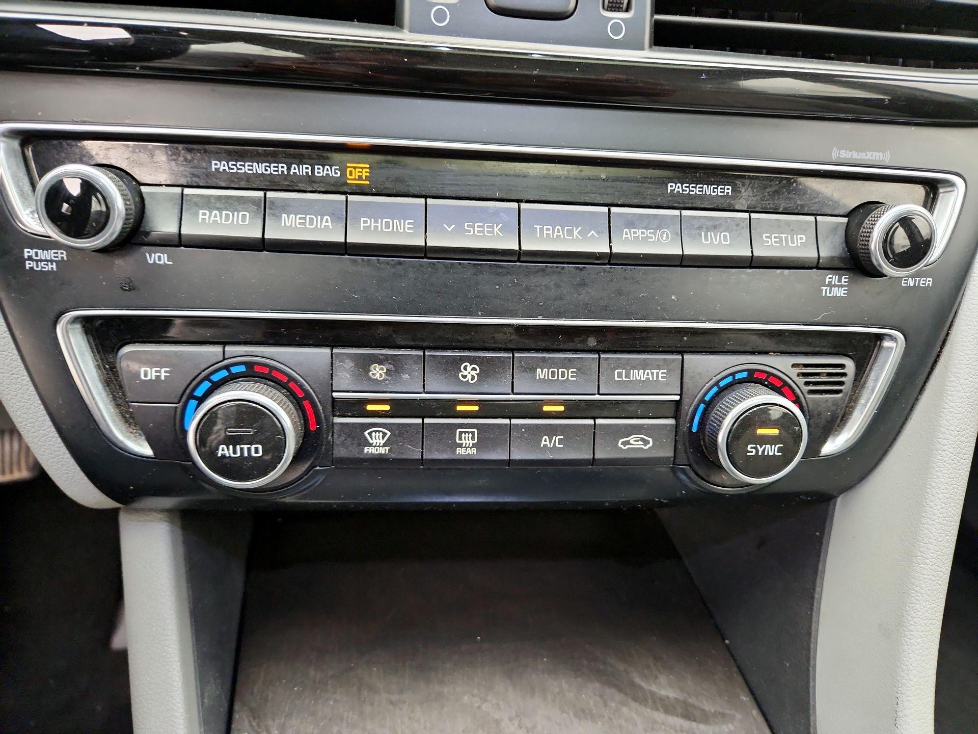 Thumbnail: 2018 Kia Optima - 16