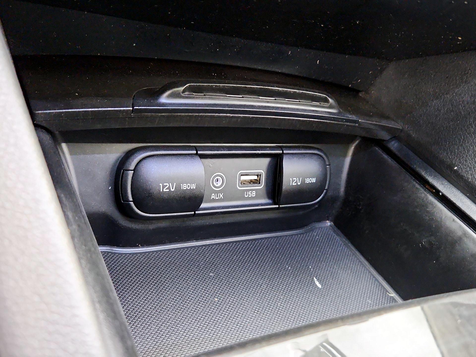 Thumbnail: 2018 Kia Optima - 18