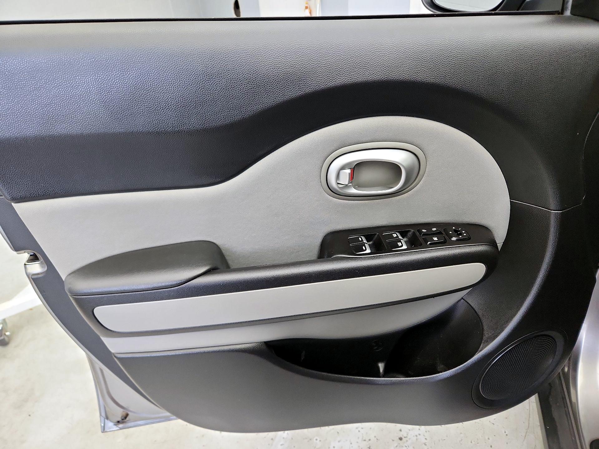 Thumbnail: 2017 Kia Soul - 12