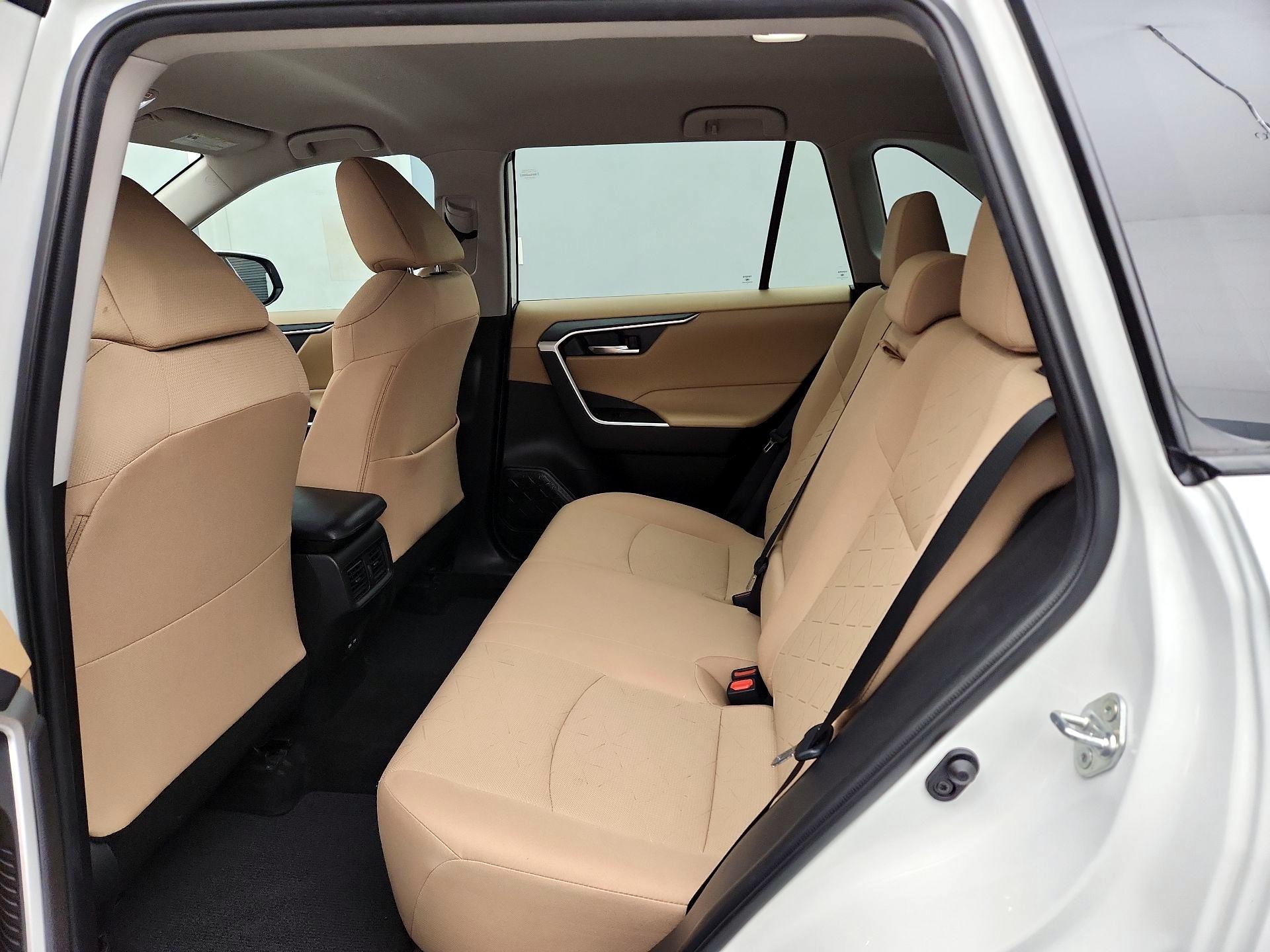 Thumbnail: 2022 Toyota RAV4 - 19