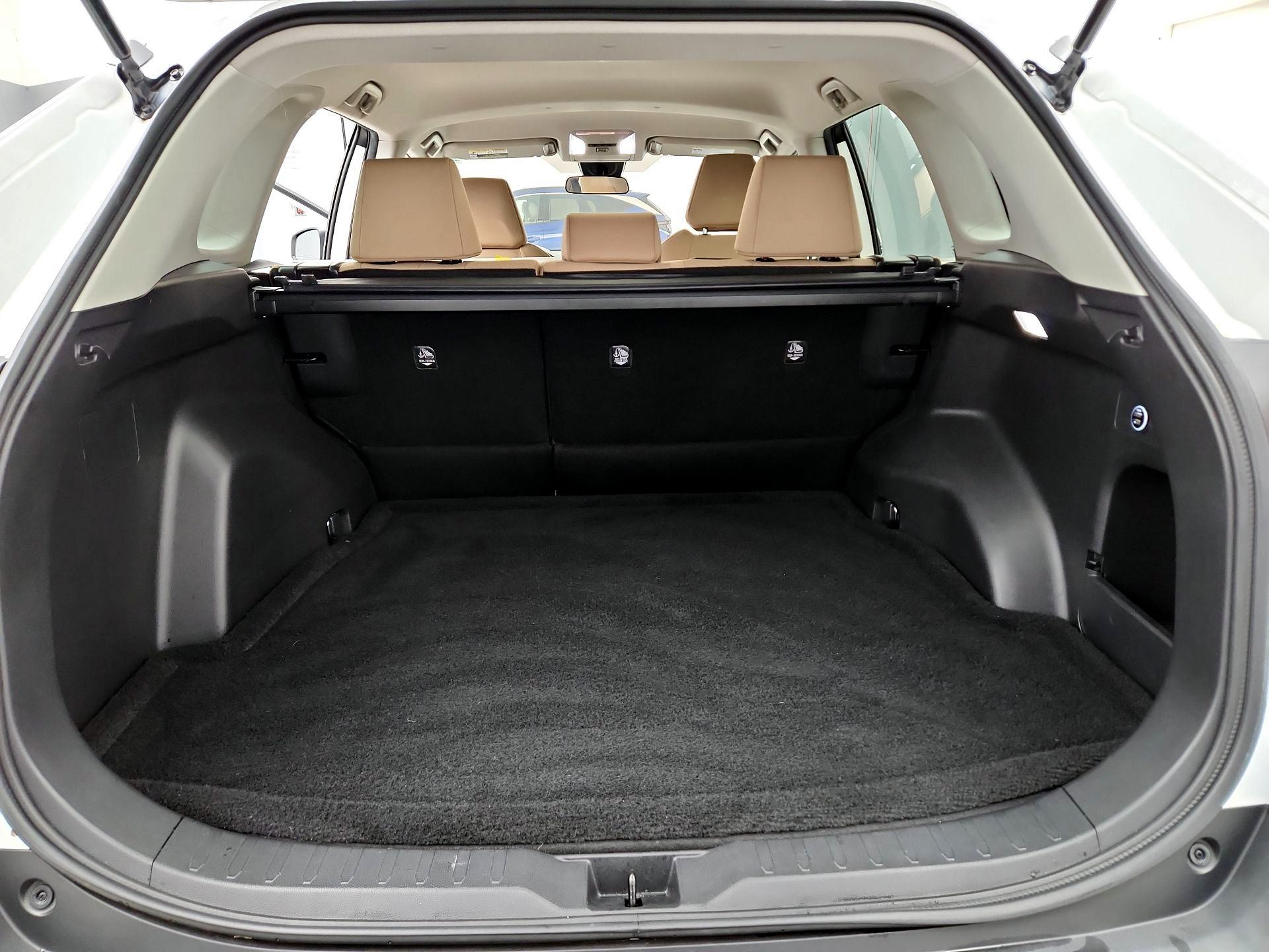 Thumbnail: 2022 Toyota RAV4 - 20