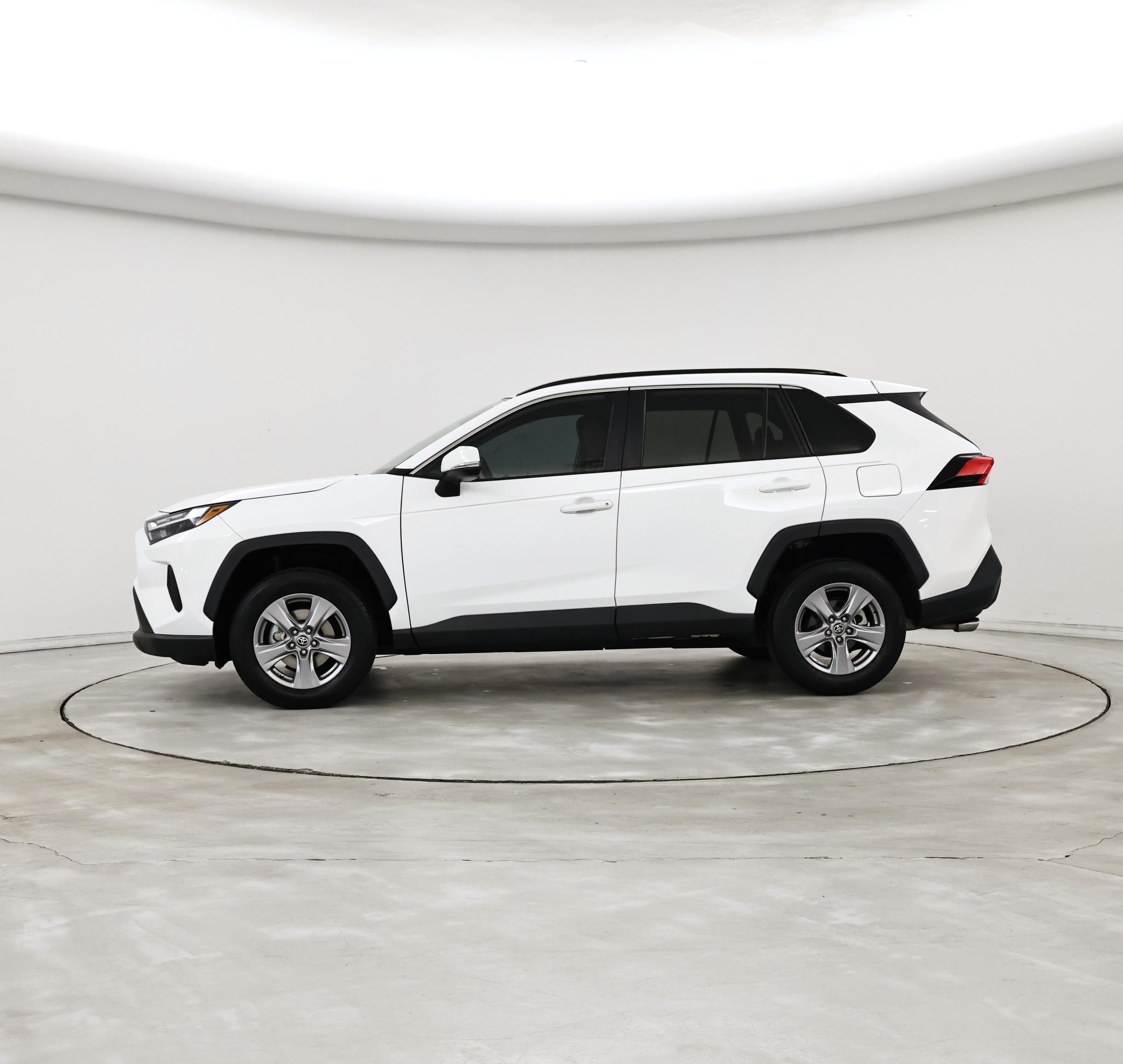 Thumbnail: 2022 Toyota RAV4 - 3