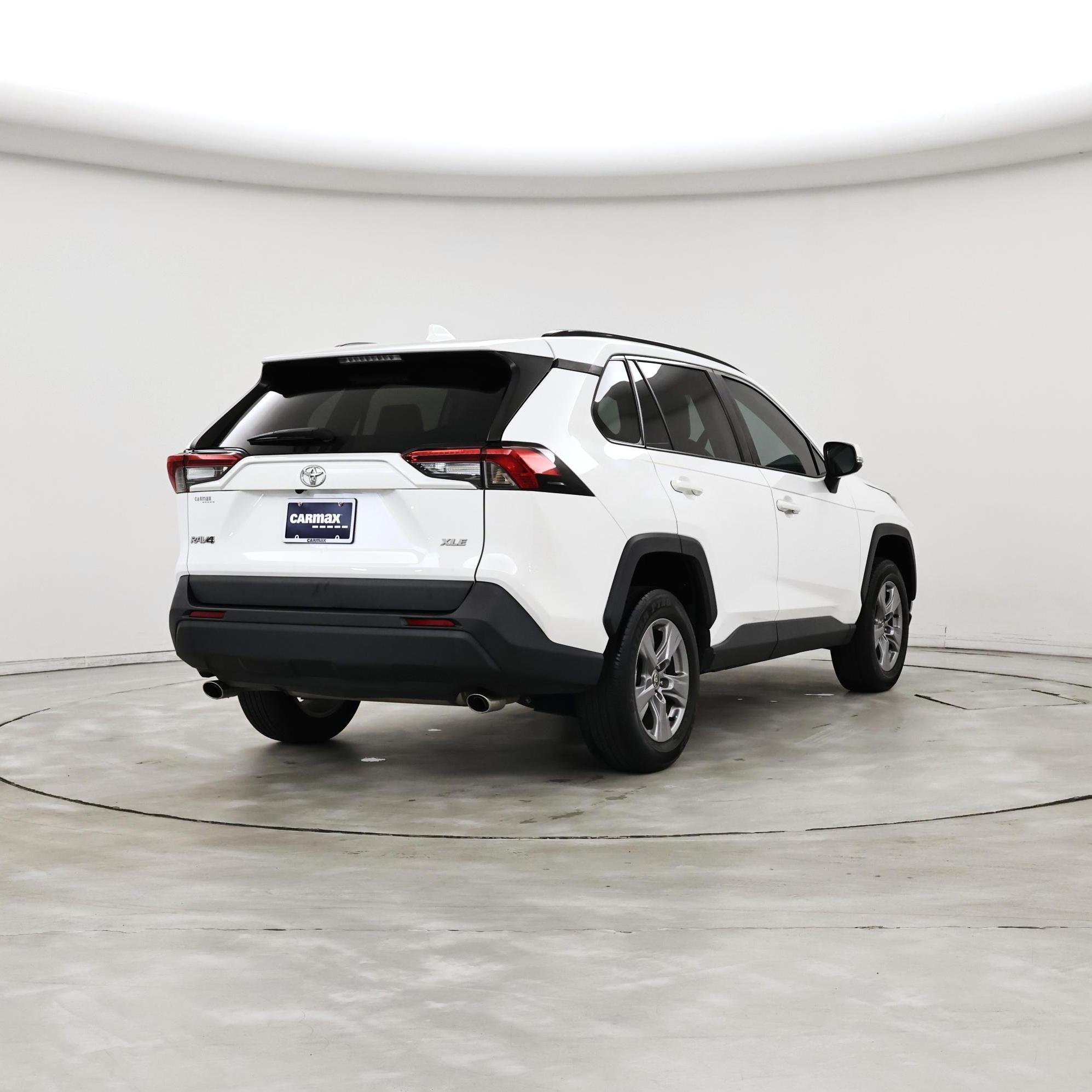 Thumbnail: 2022 Toyota RAV4 - 8