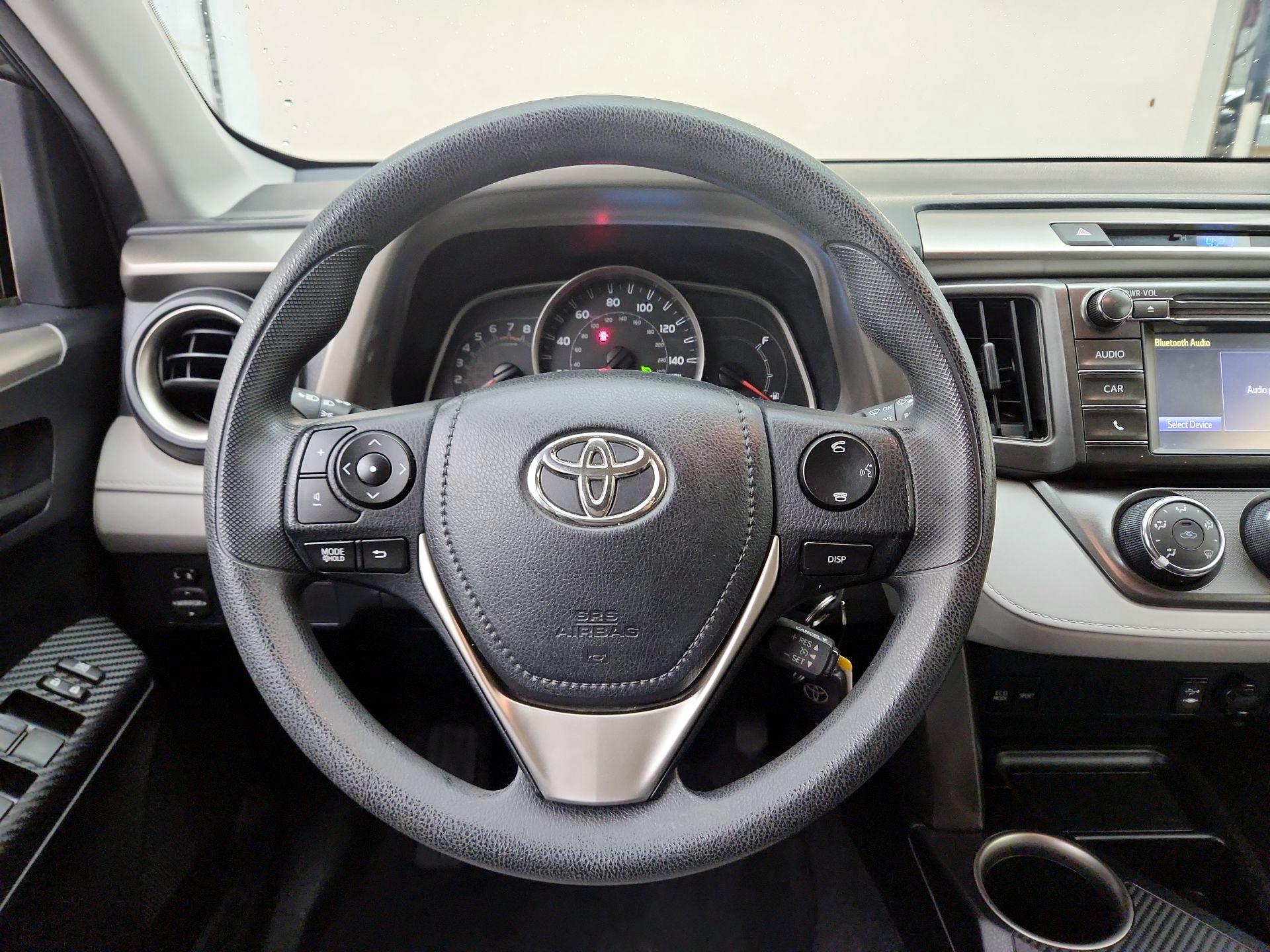 Thumbnail: 2015 Toyota RAV4 - 10