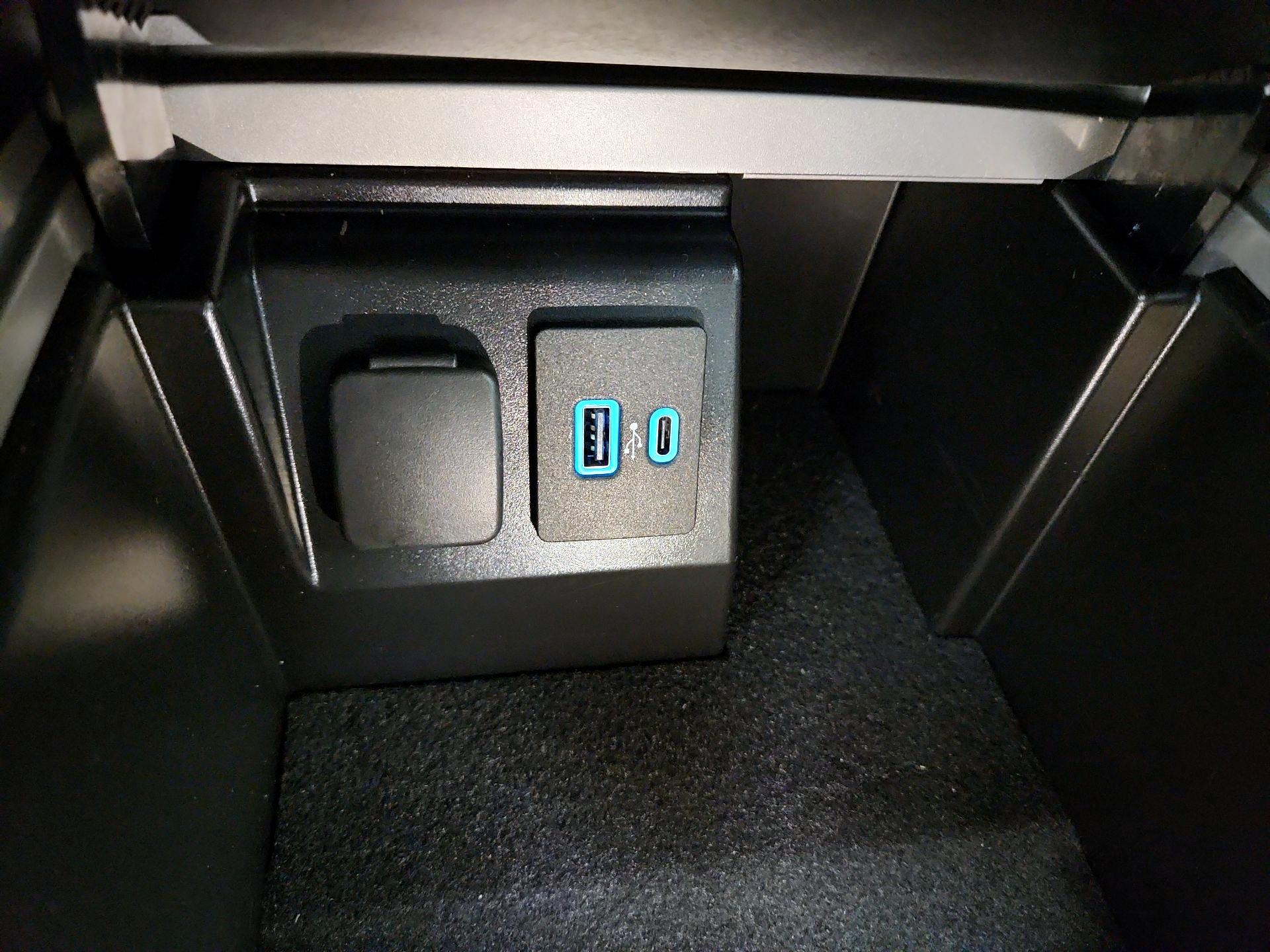 Thumbnail: 2021 Ford Explorer - 19