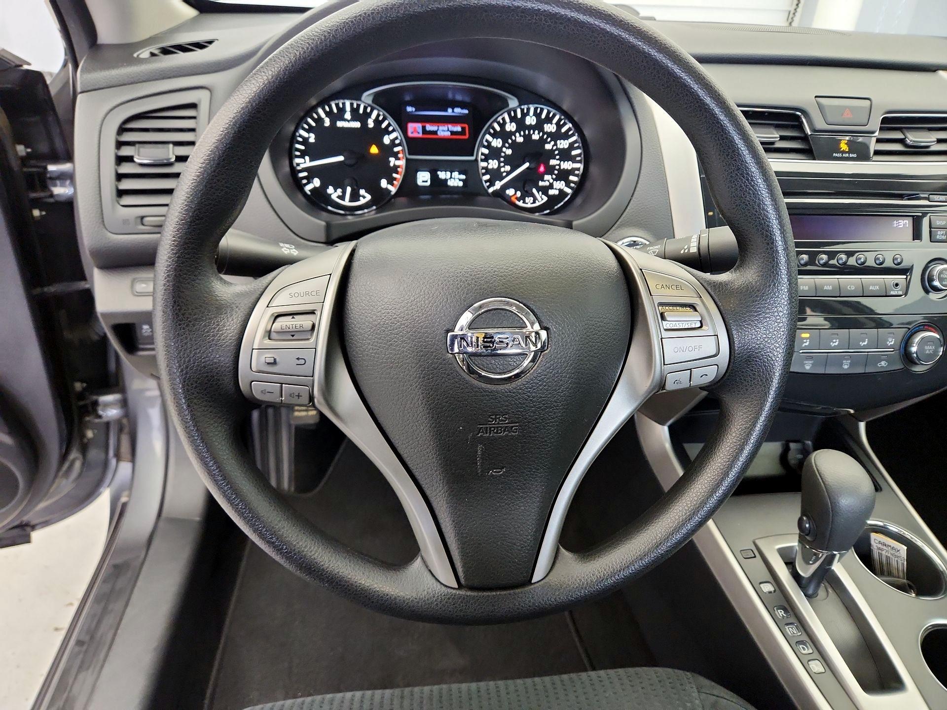 Thumbnail: 2015 Nissan Altima - 10