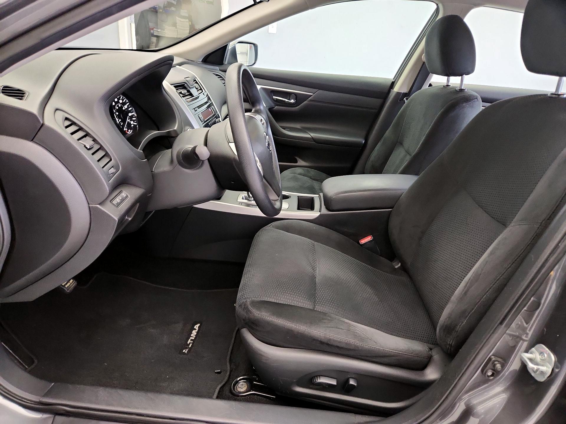 Thumbnail: 2015 Nissan Altima - 11