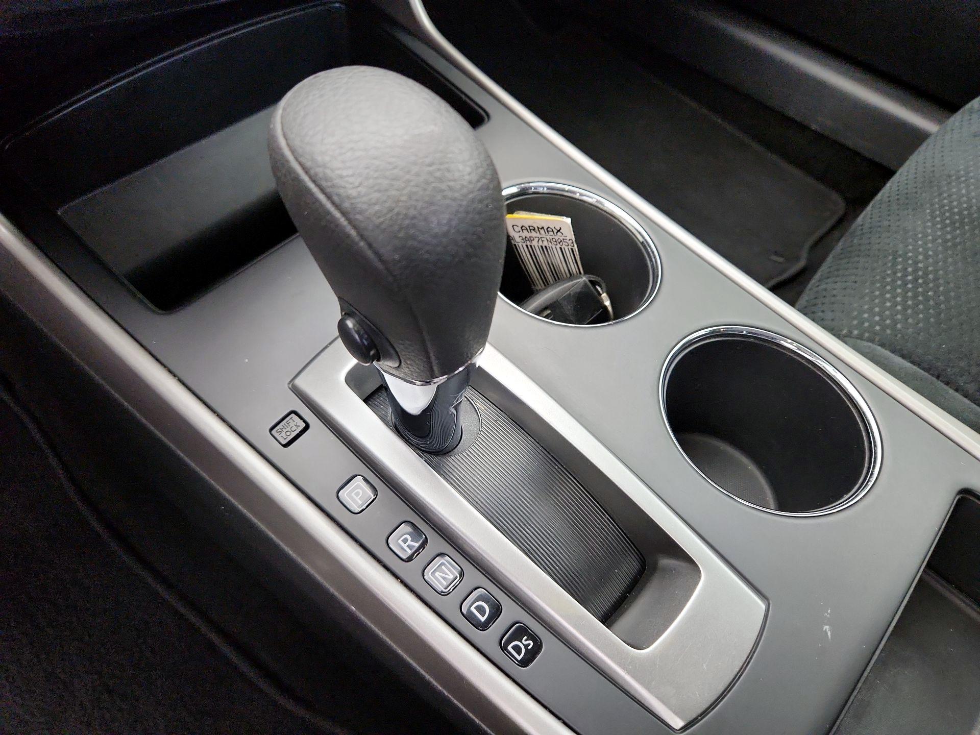 Thumbnail: 2015 Nissan Altima - 16