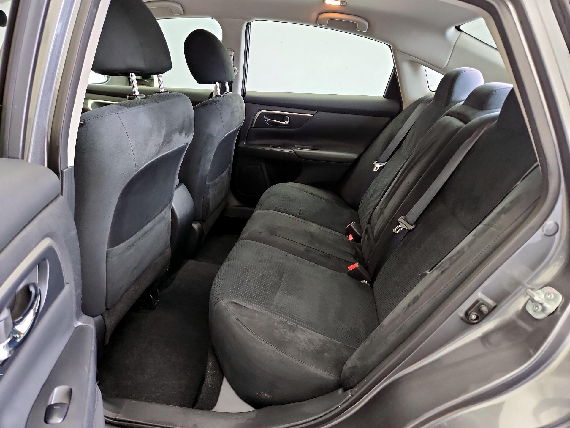 Thumbnail: 2015 Nissan Altima - 18