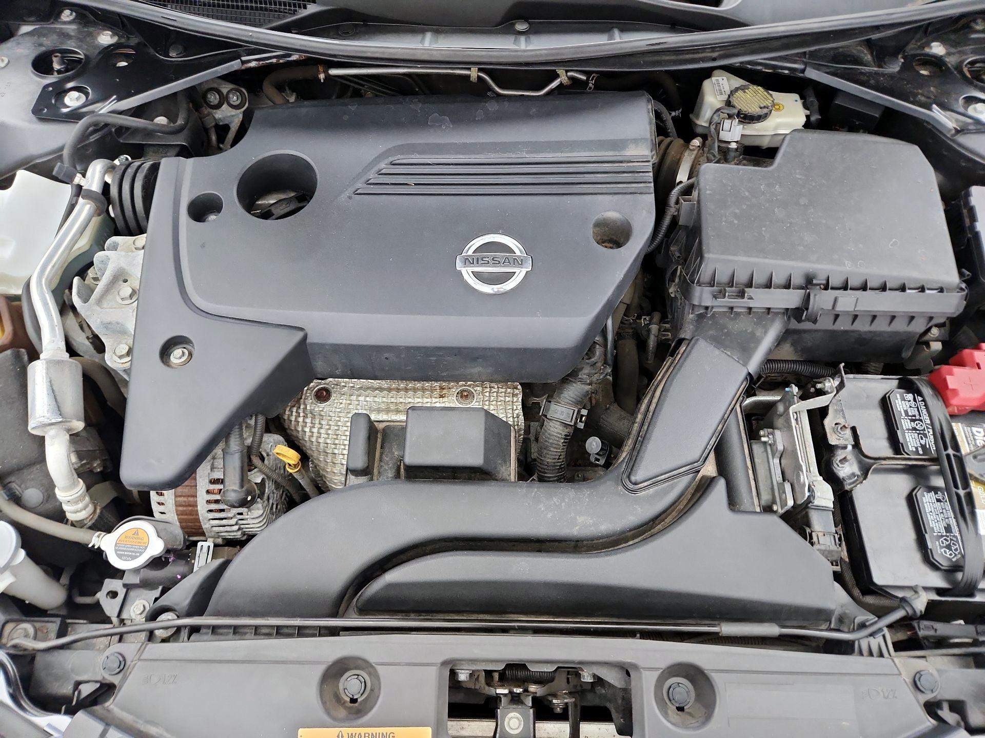 Thumbnail: 2015 Nissan Altima - 20