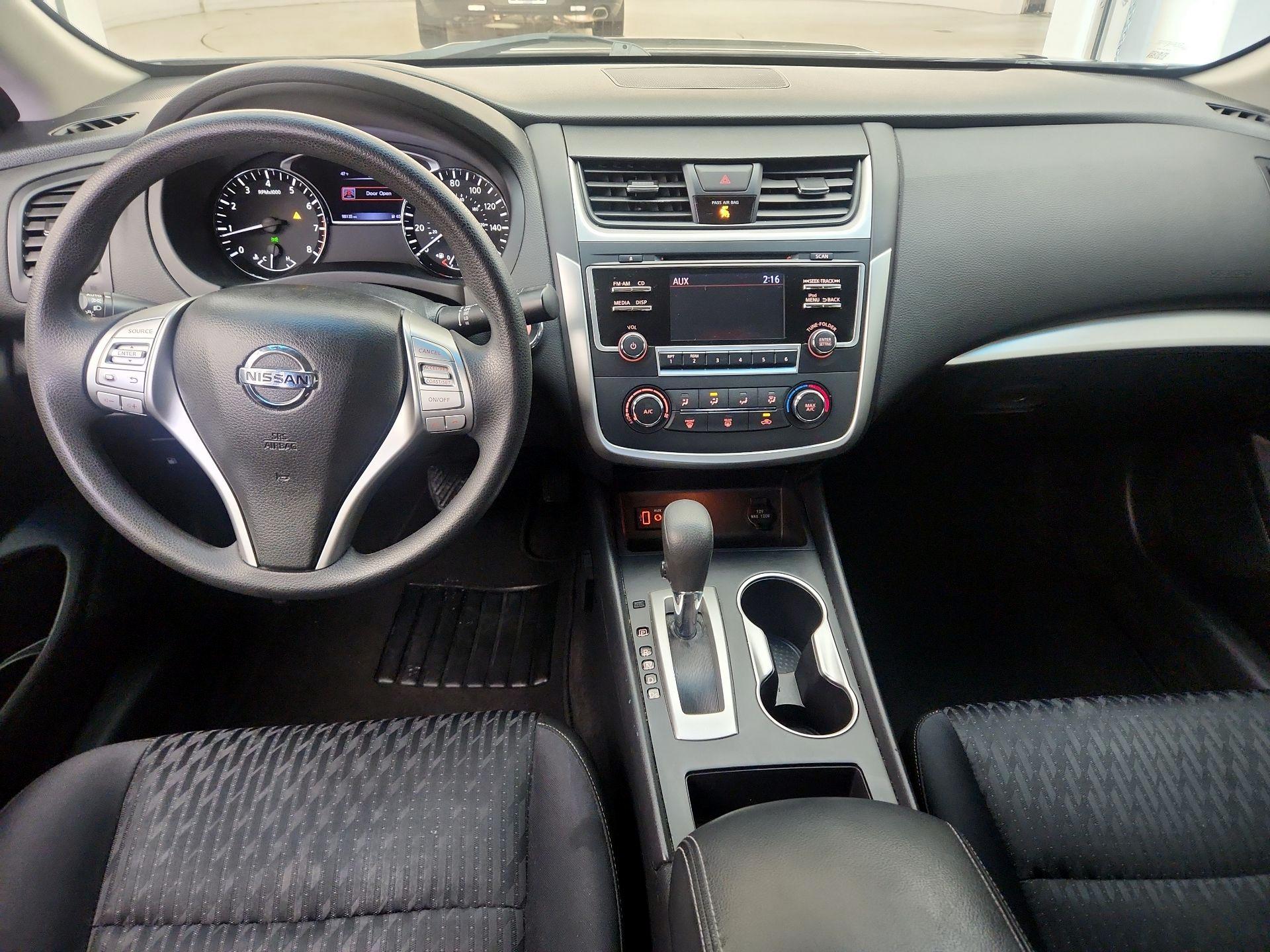 Thumbnail: 2017 Nissan Altima - 9