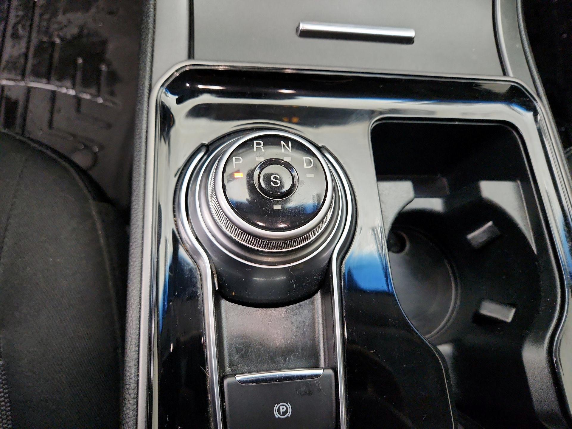 Thumbnail: 2020 Ford Edge - 17