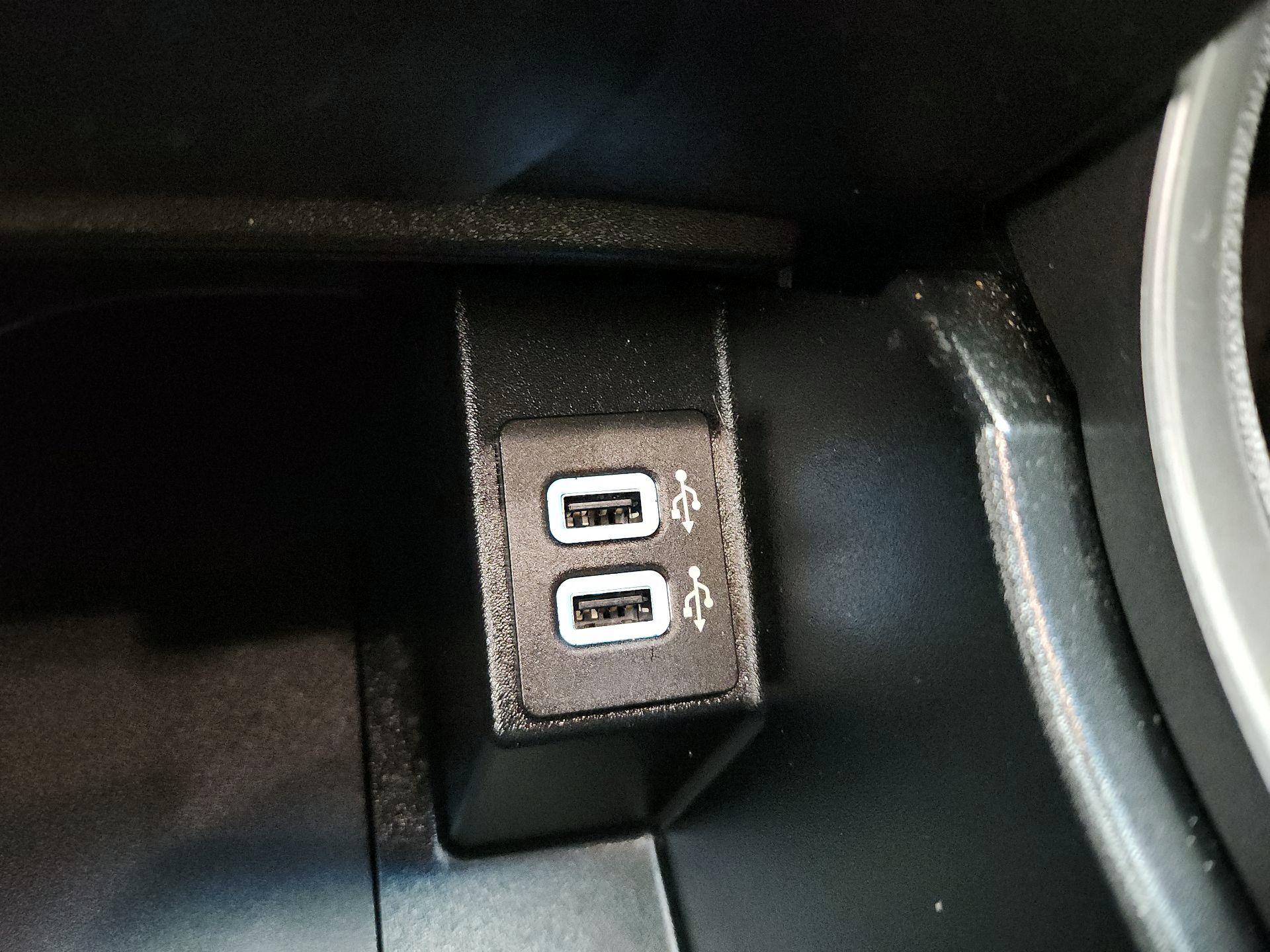 Thumbnail: 2020 Ford Edge - 18