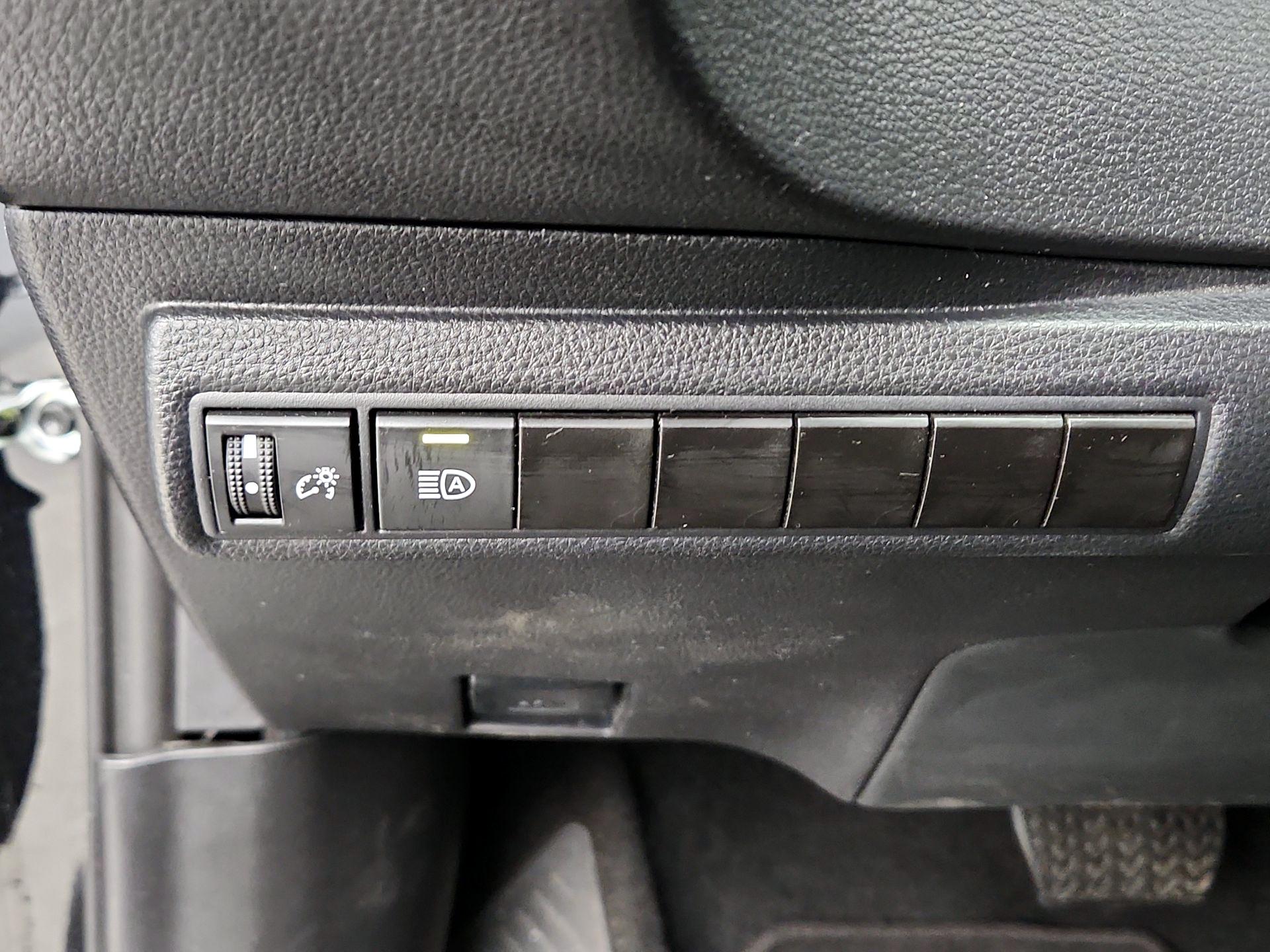 Thumbnail: 2025 Toyota Corolla - 13