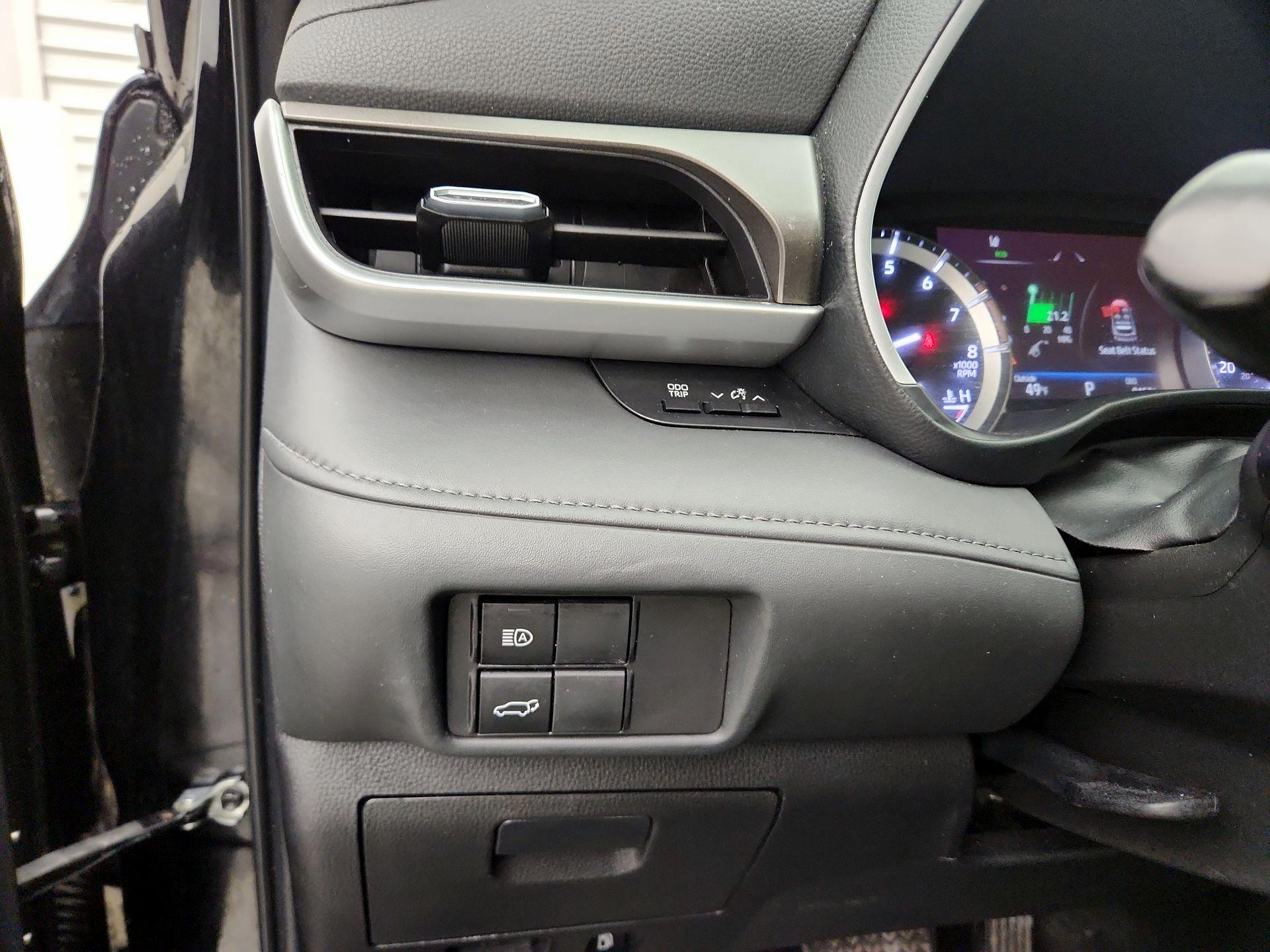 Thumbnail: 2022 Toyota Highlander - 13