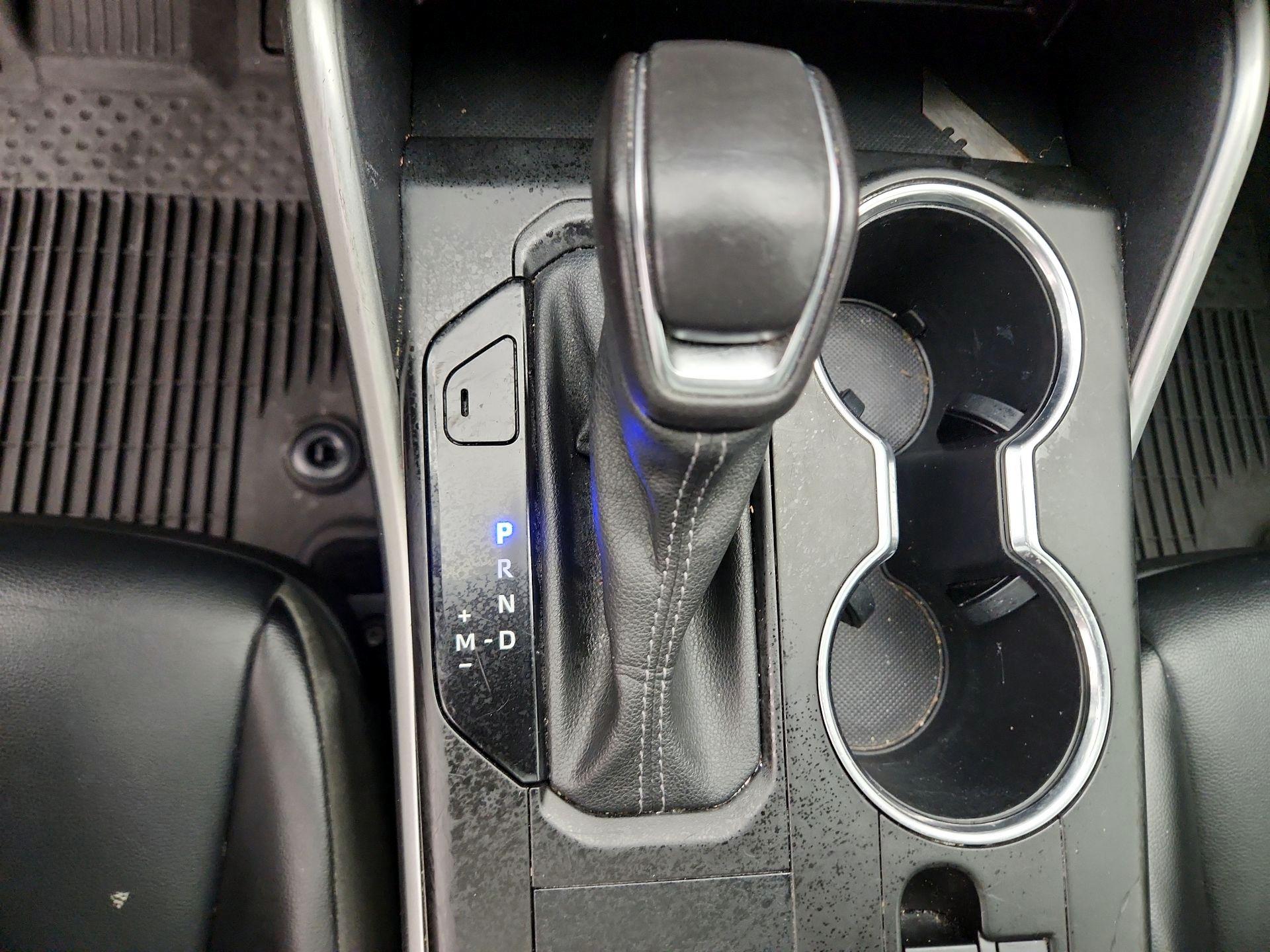 Thumbnail: 2022 Toyota Highlander - 17