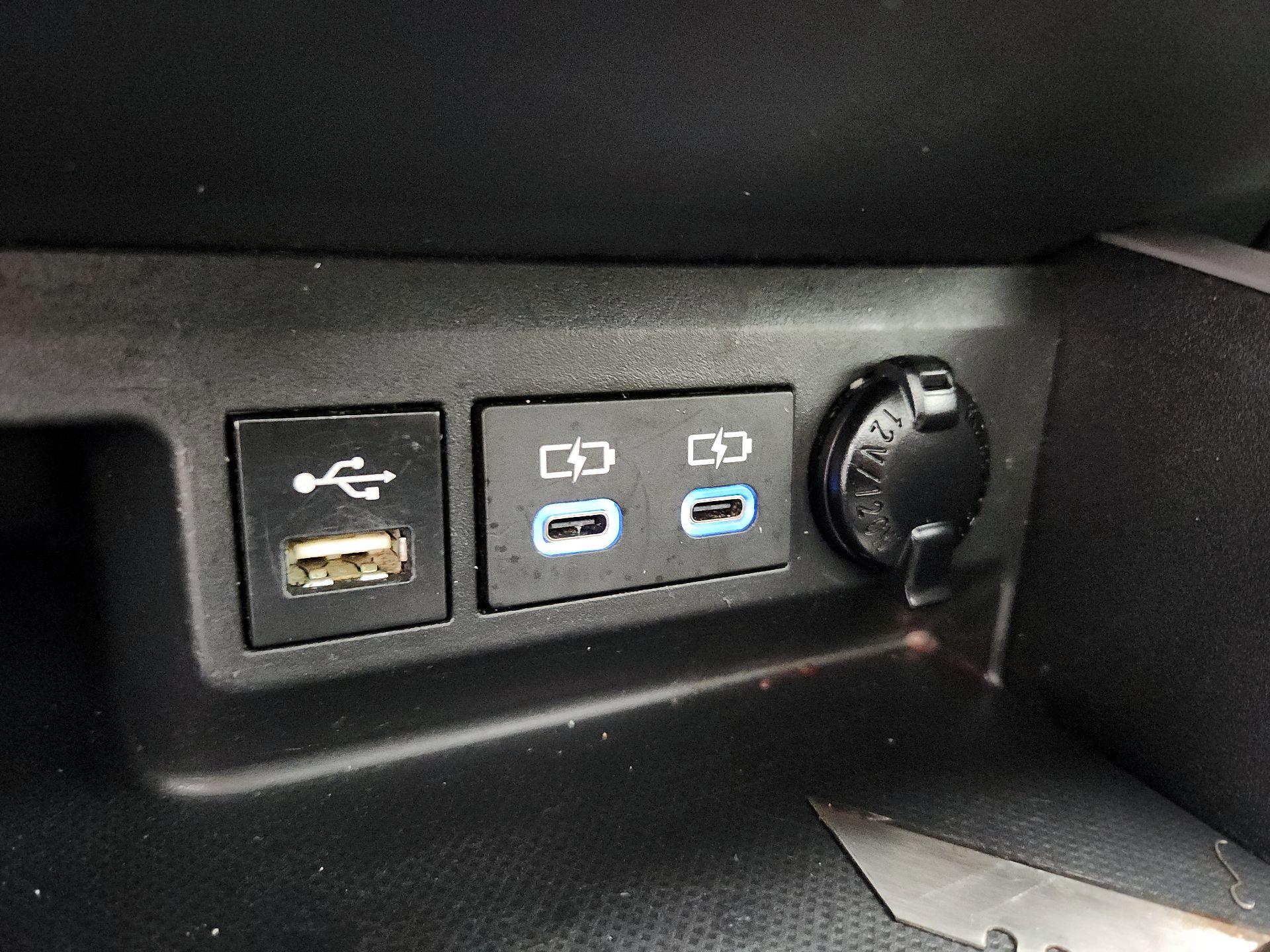 Thumbnail: 2022 Toyota Highlander - 18