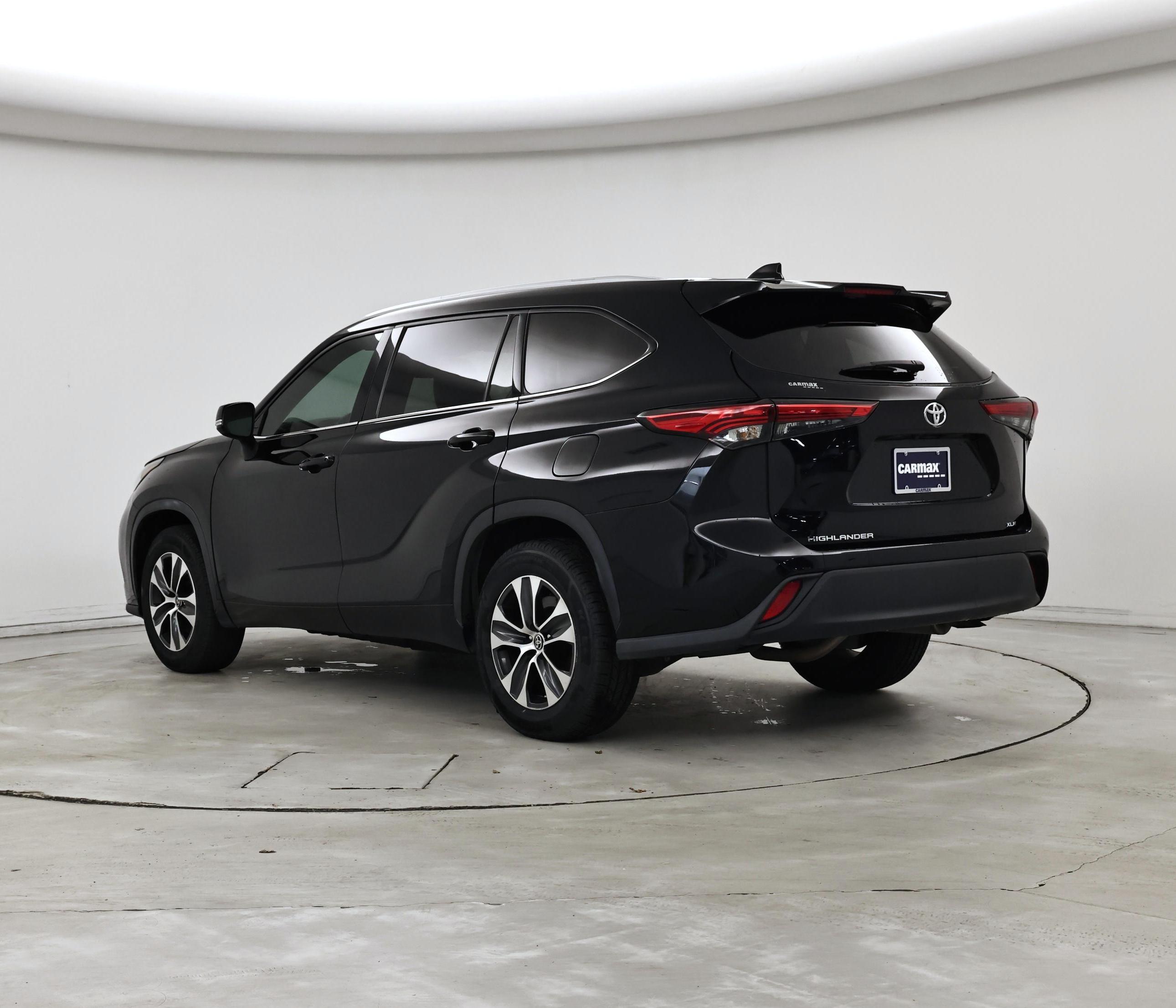 Thumbnail: 2022 Toyota Highlander - 2