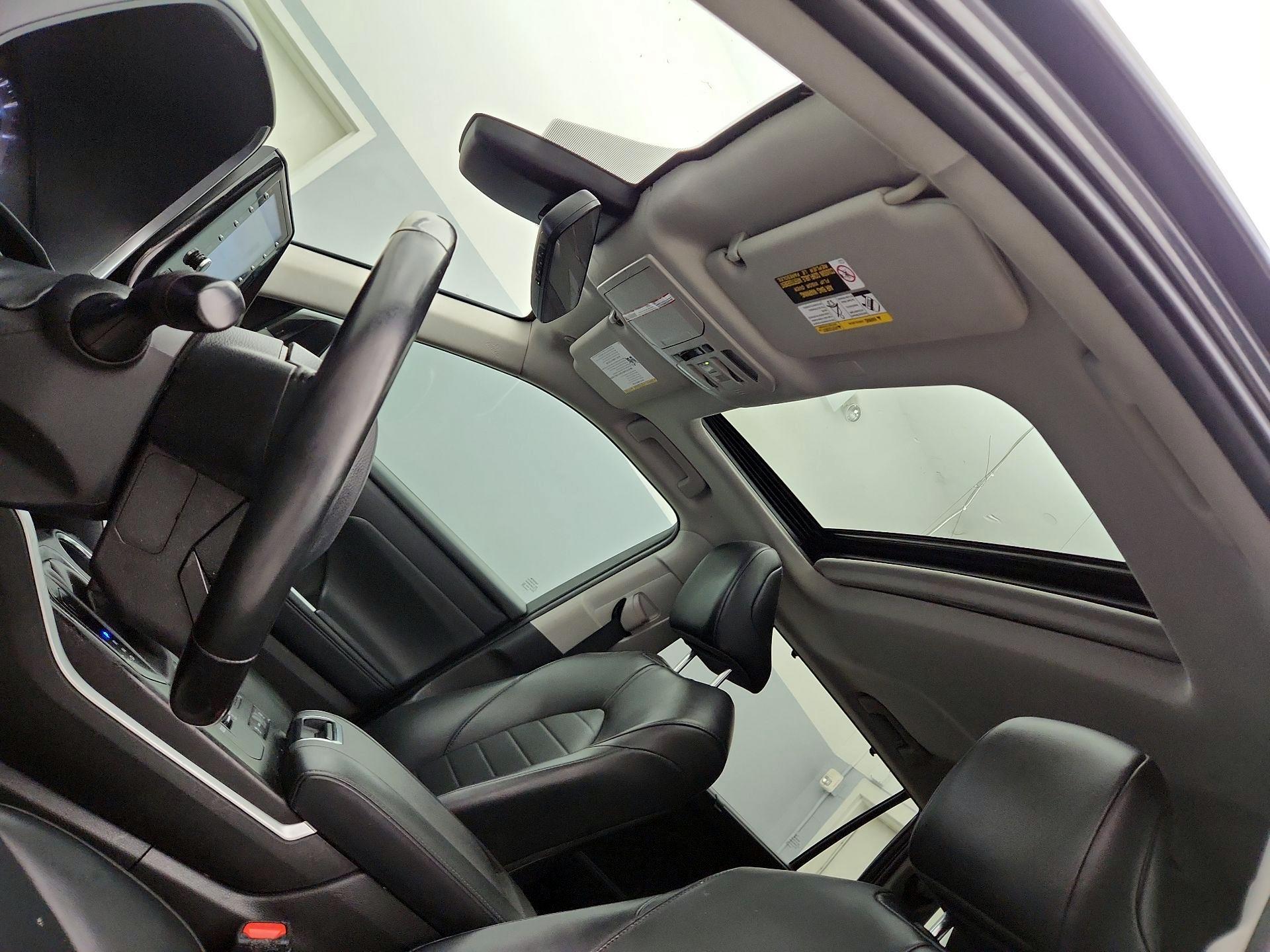 Thumbnail: 2022 Toyota Highlander - 19