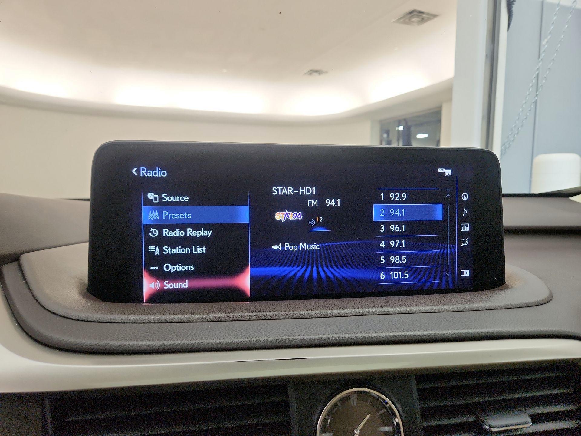 Thumbnail: 2020 Lexus RX - 15