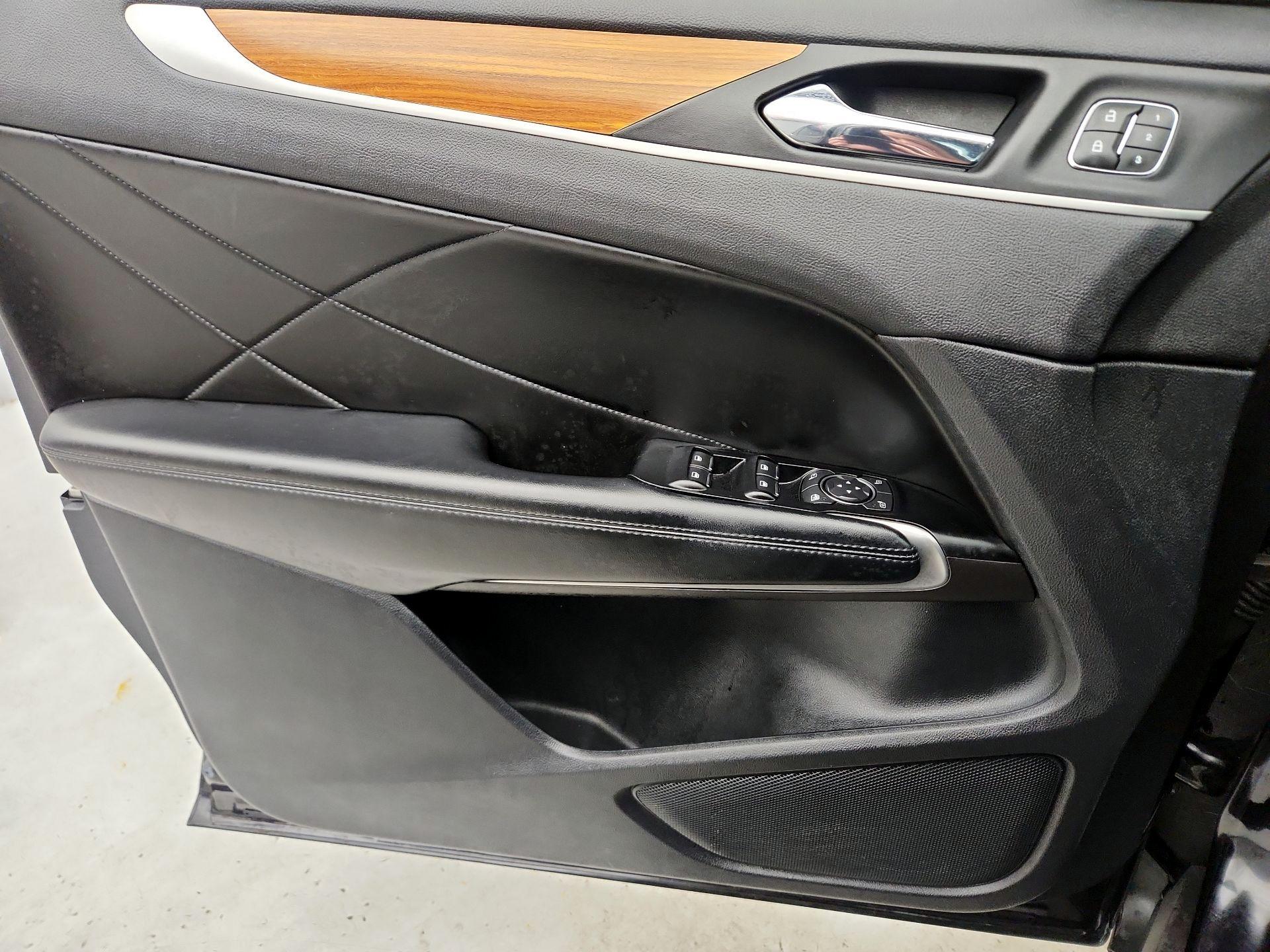 Thumbnail: 2019 Lincoln MKC - 12