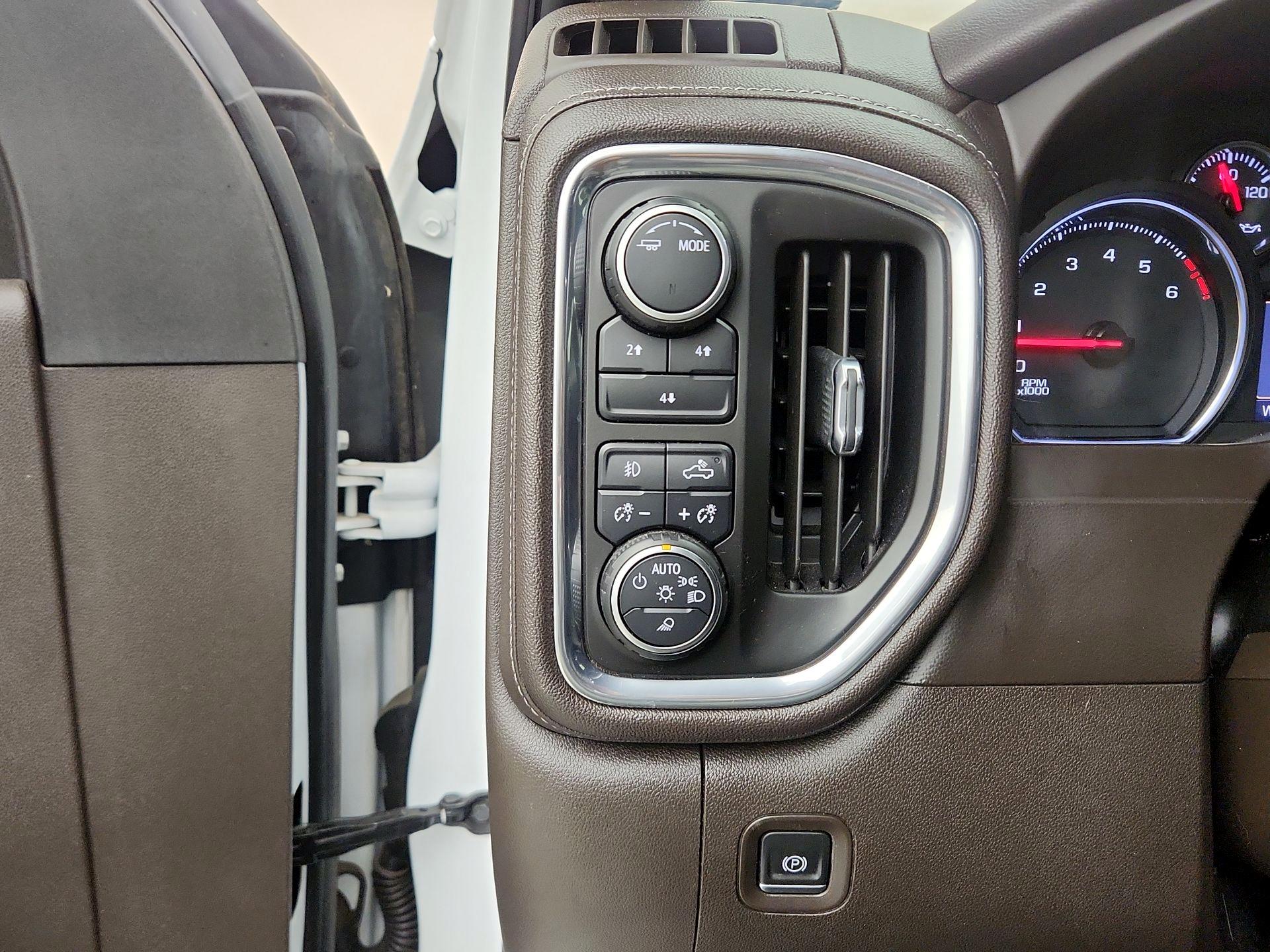 Thumbnail: 2020 Chevrolet Silverado 2500 - 13