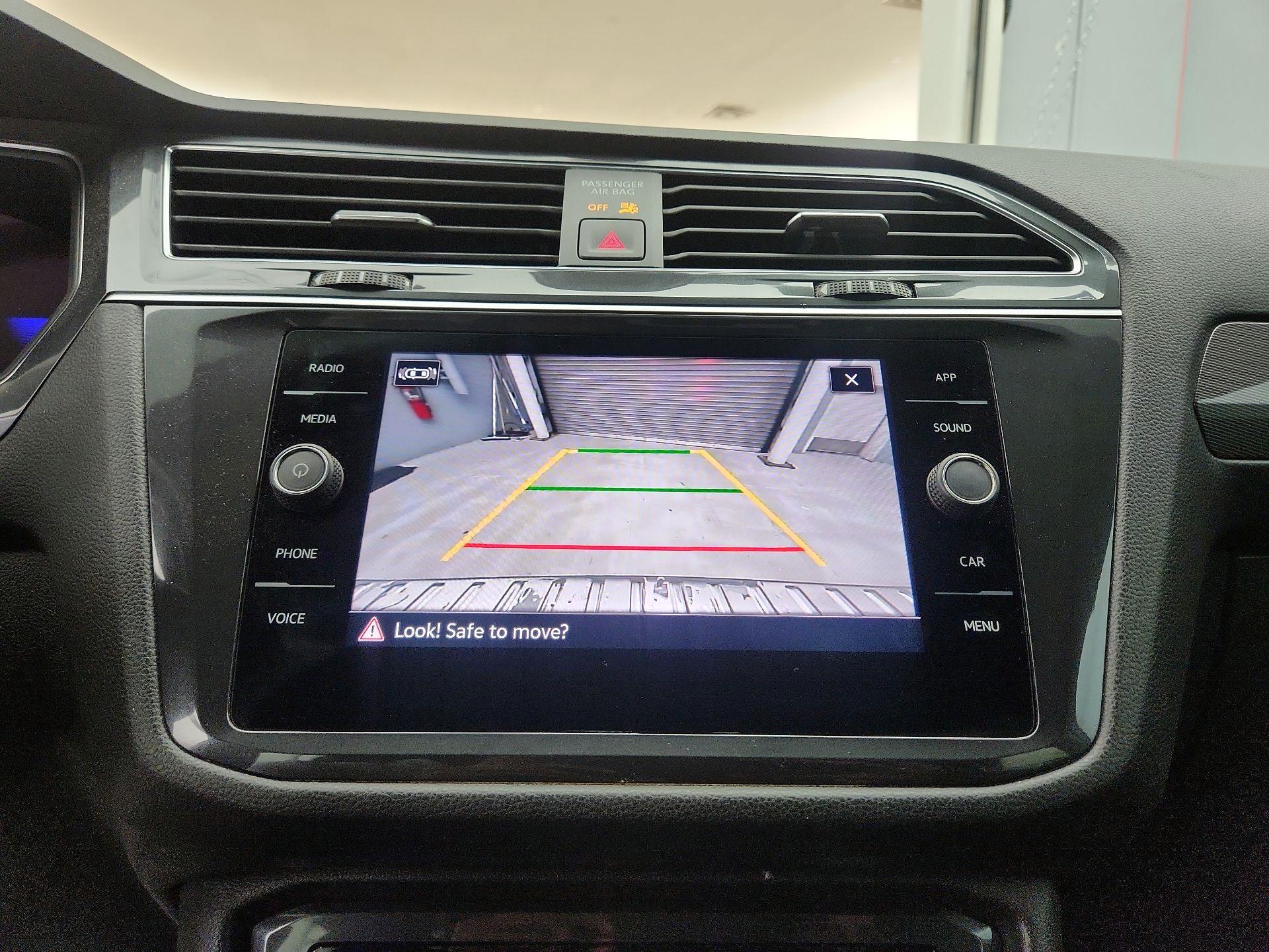 Thumbnail: 2023 Volkswagen Tiguan - 14