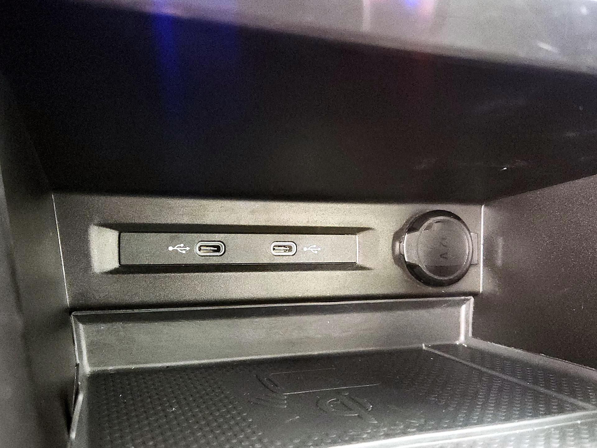 Thumbnail: 2023 Volkswagen Tiguan - 18