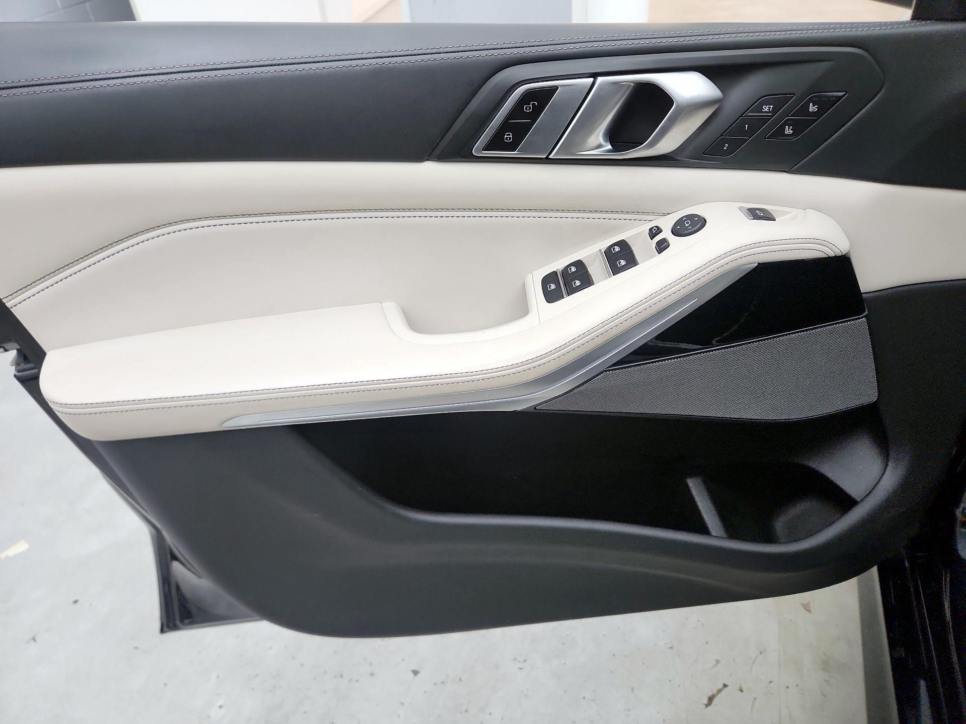 Thumbnail: 2021 BMW X5 - 12