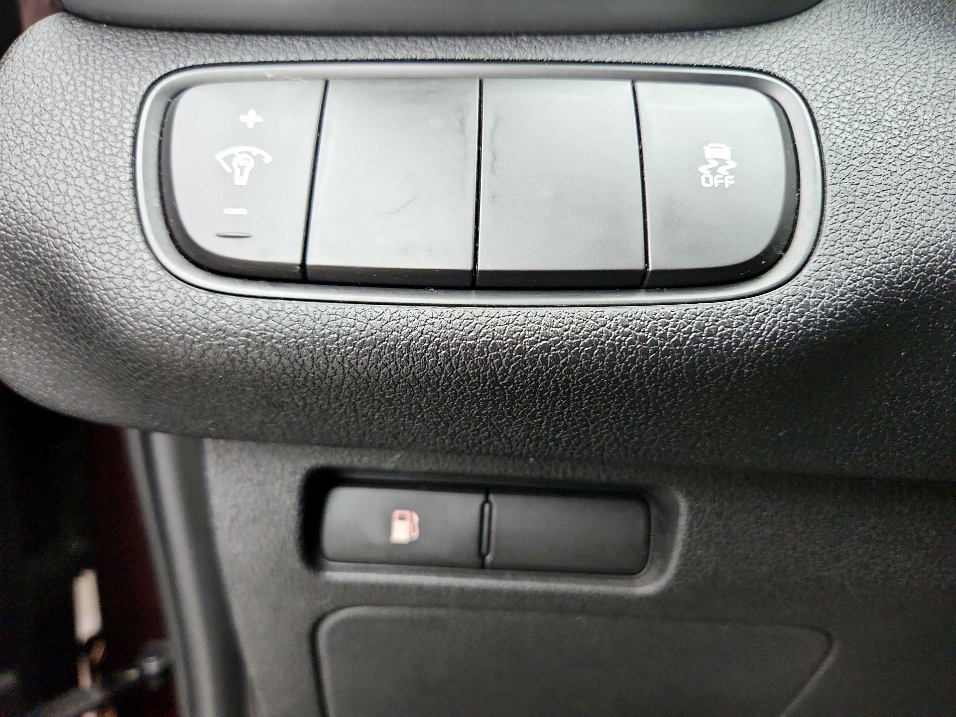 Thumbnail: 2017 Kia Sorento - 13