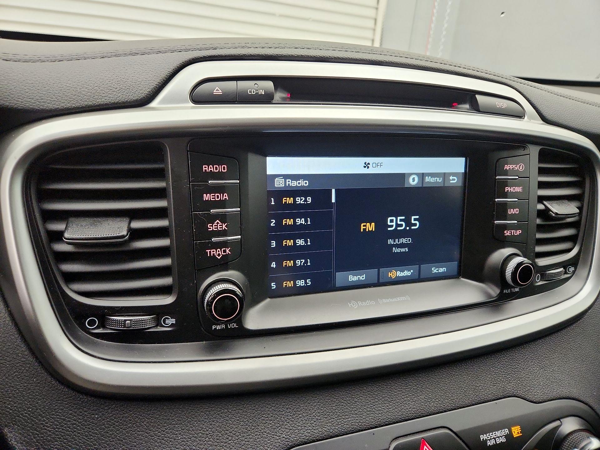 Thumbnail: 2017 Kia Sorento - 15