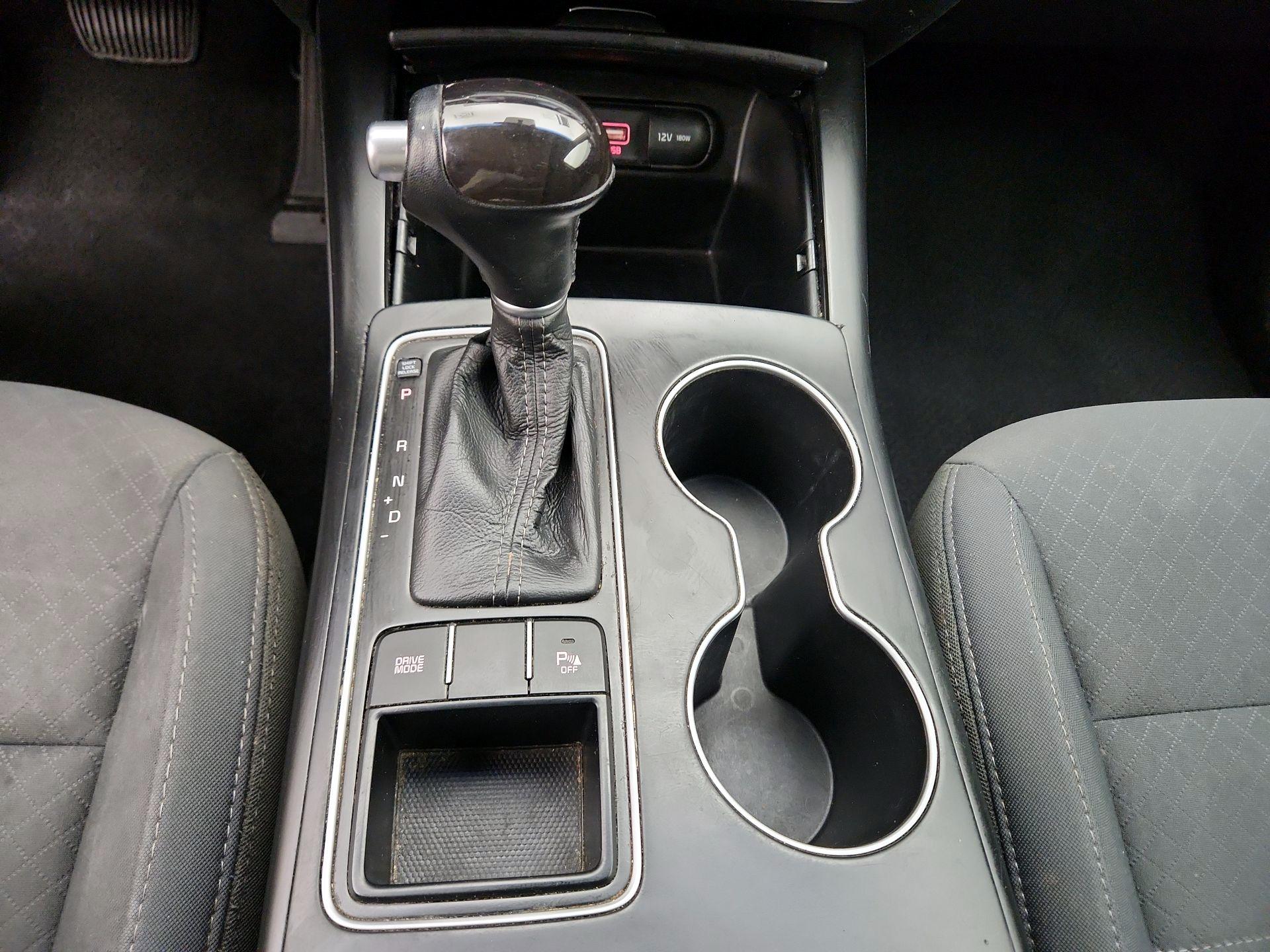 Thumbnail: 2017 Kia Sorento - 17