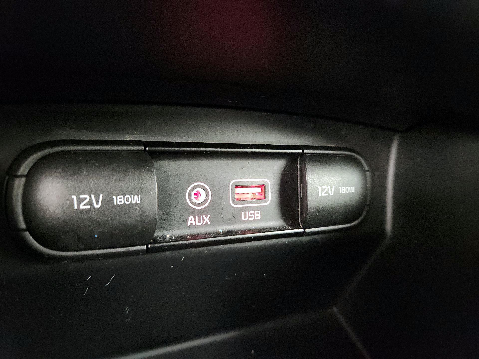 Thumbnail: 2017 Kia Sorento - 18