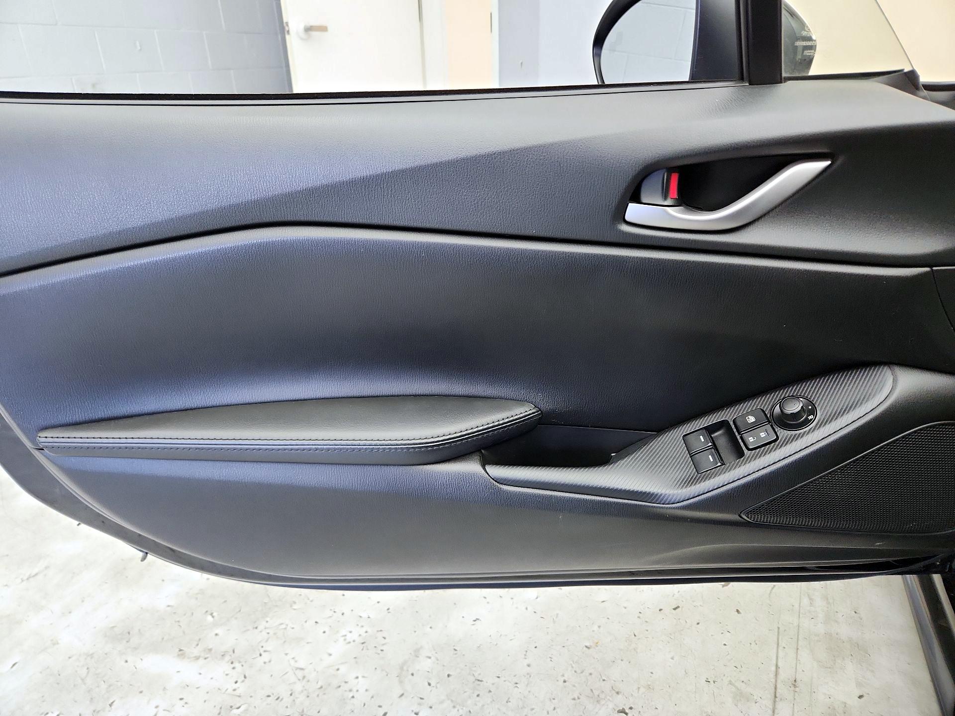 Thumbnail: 2022 Mazda MX-5 Miata - 12