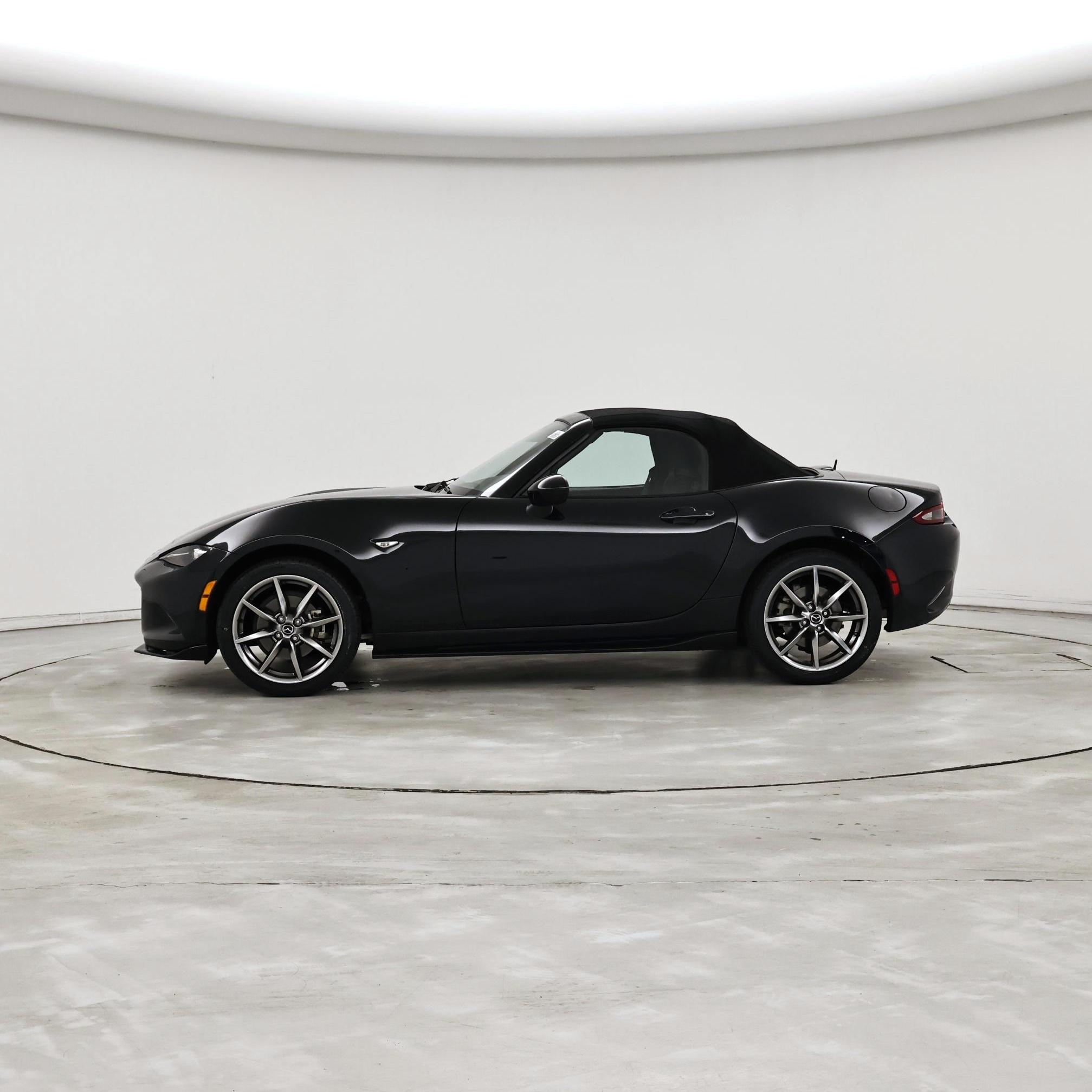 Thumbnail: 2022 Mazda MX-5 Miata - 3