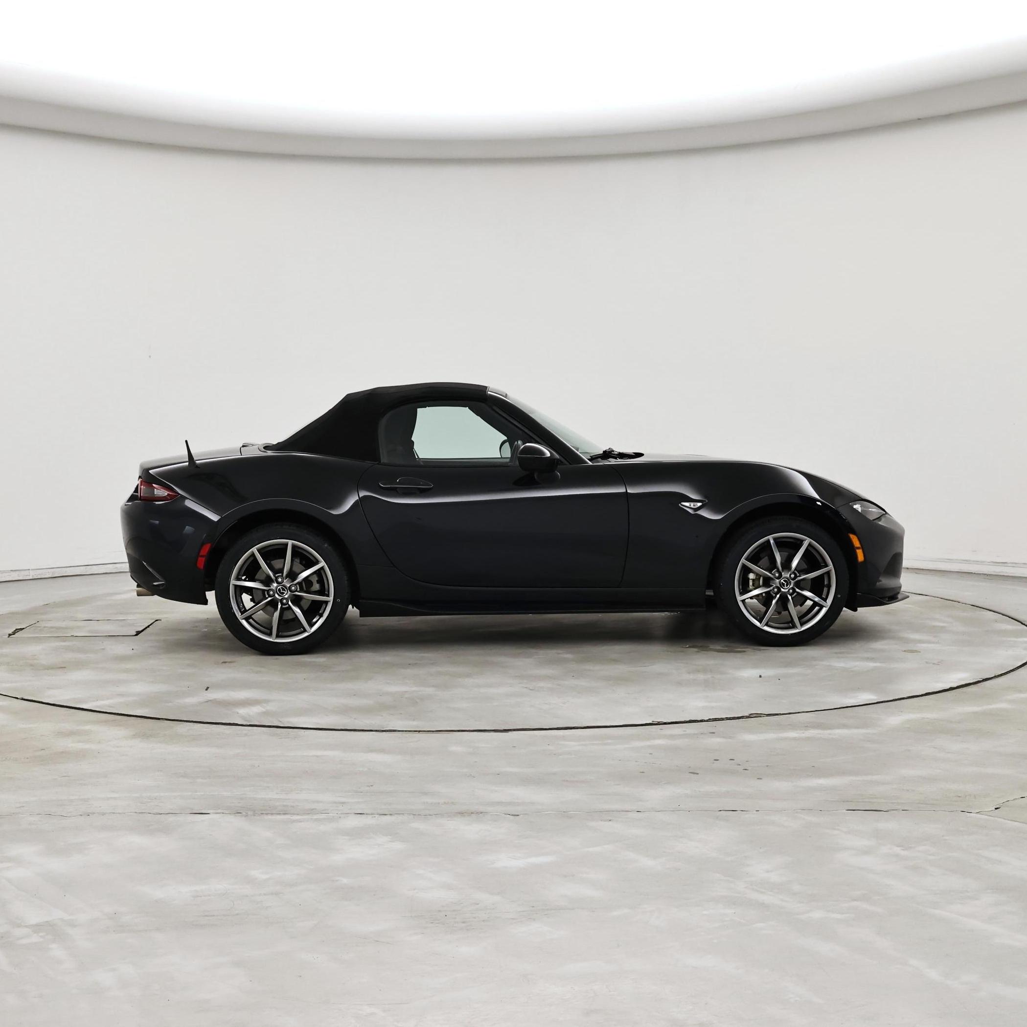 Thumbnail: 2022 Mazda MX-5 Miata - 7